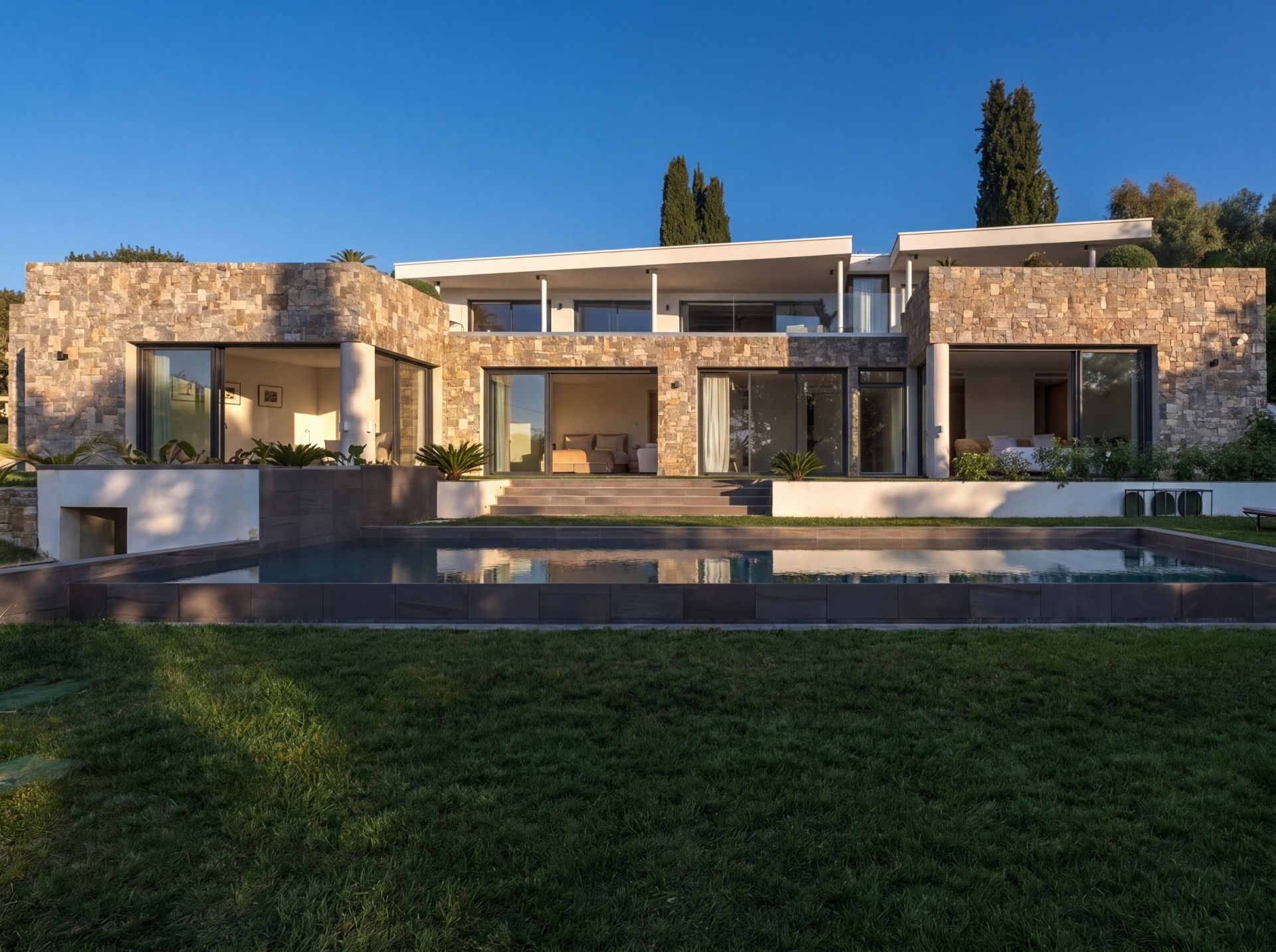 contemporary house 7 Rooms for sale on LE CANNET (06110)