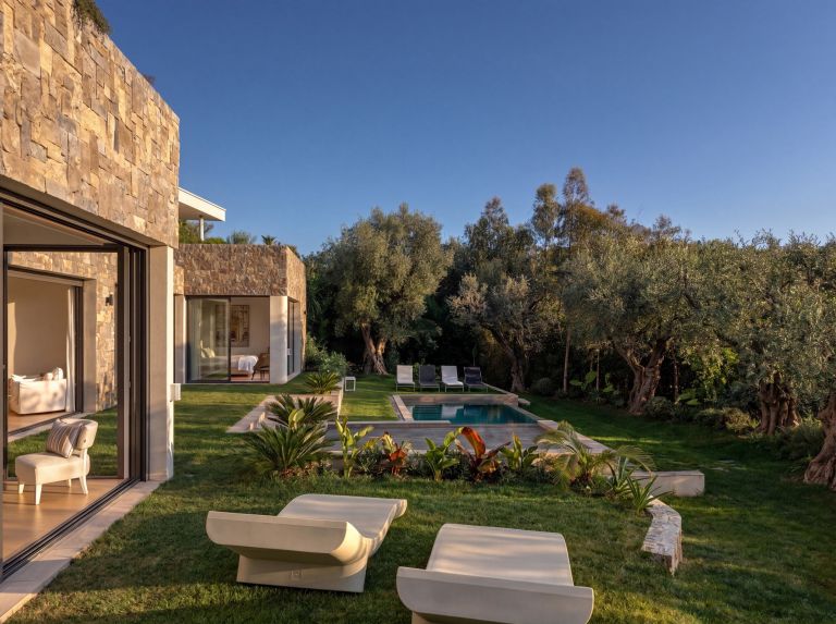 contemporary house 7 Rooms for sale on LE CANNET (06110)