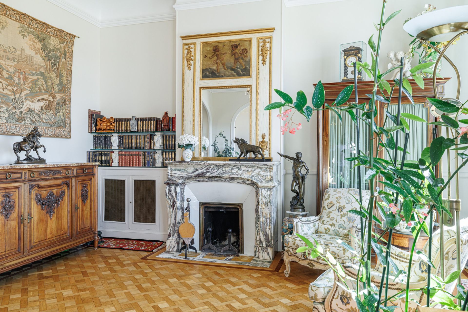 apartment 7 Rooms for sale on NICE (06000)