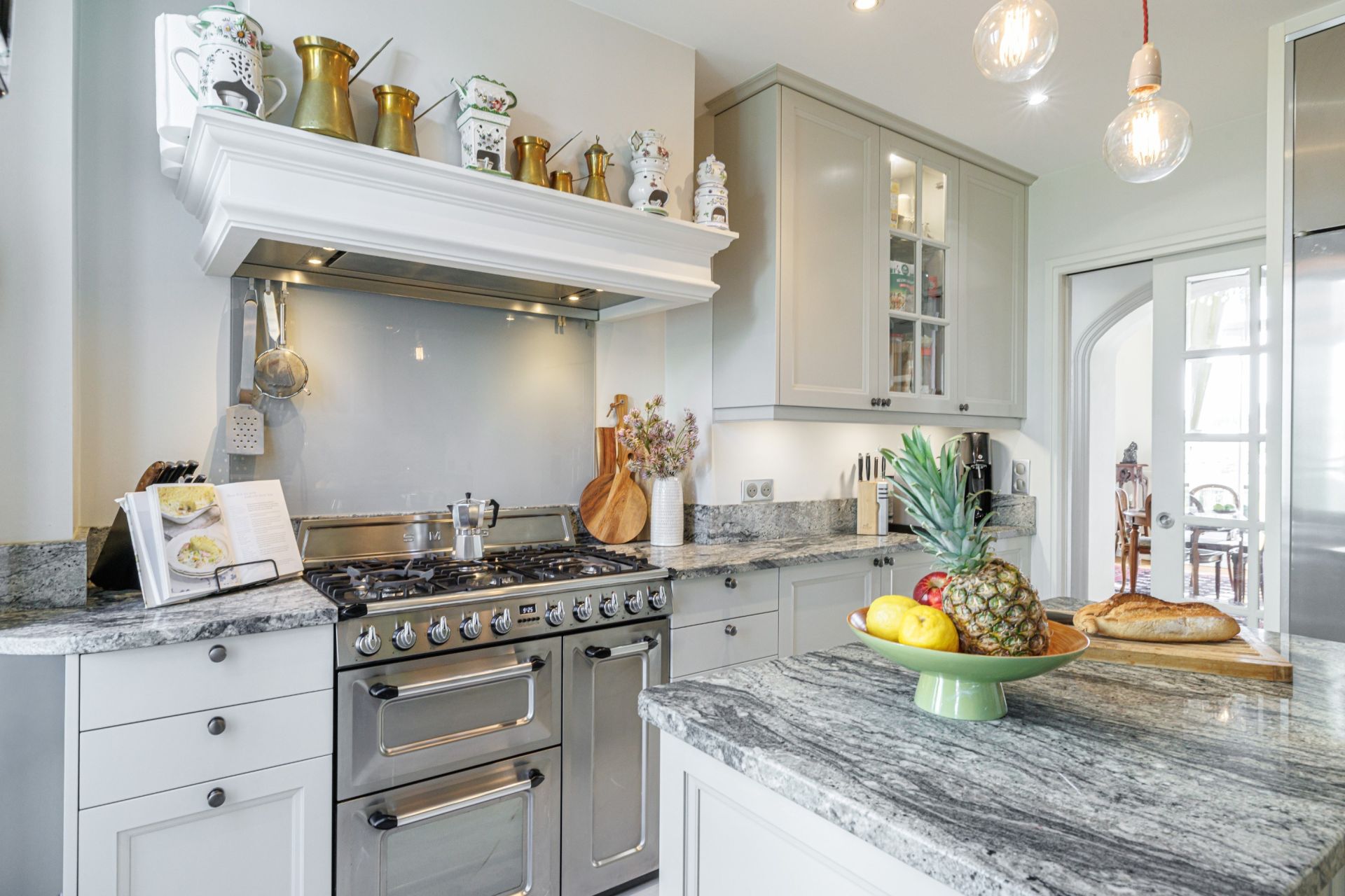 apartment 7 Rooms for sale on NICE (06000)