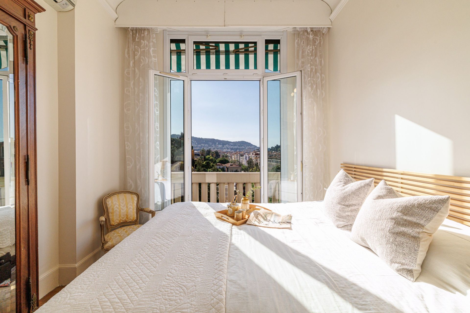 apartment 7 Rooms for sale on NICE (06000)