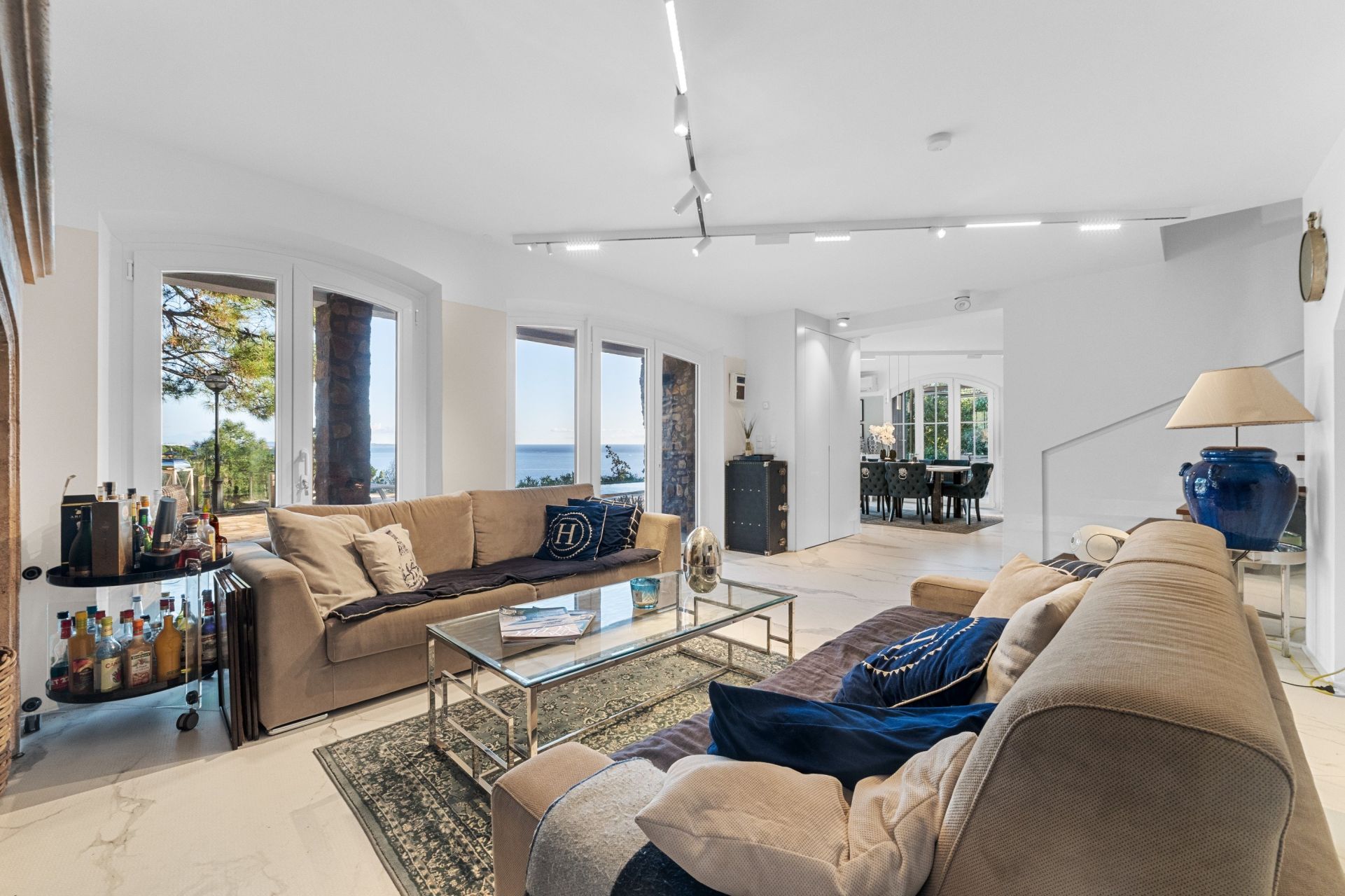 villa 6 Pièces en vente sur THEOULE SUR MER (06590)