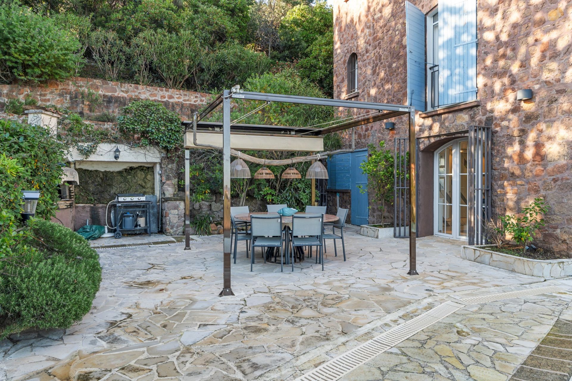villa 6 Pièces en vente sur THEOULE SUR MER (06590)