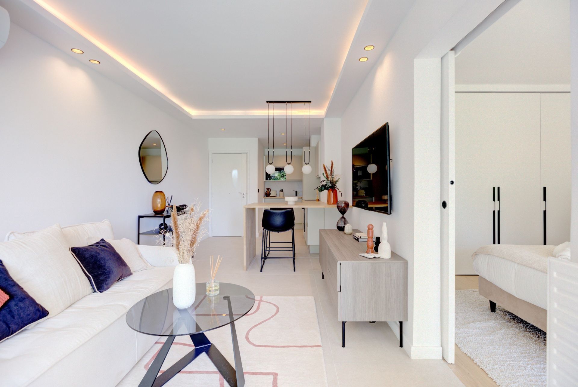 apartment 5 Rooms for sale on CANNES (06400)