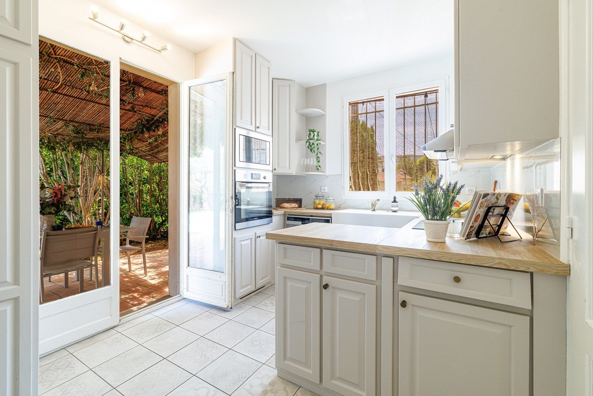 property 14 Rooms for sale on NICE (06000)