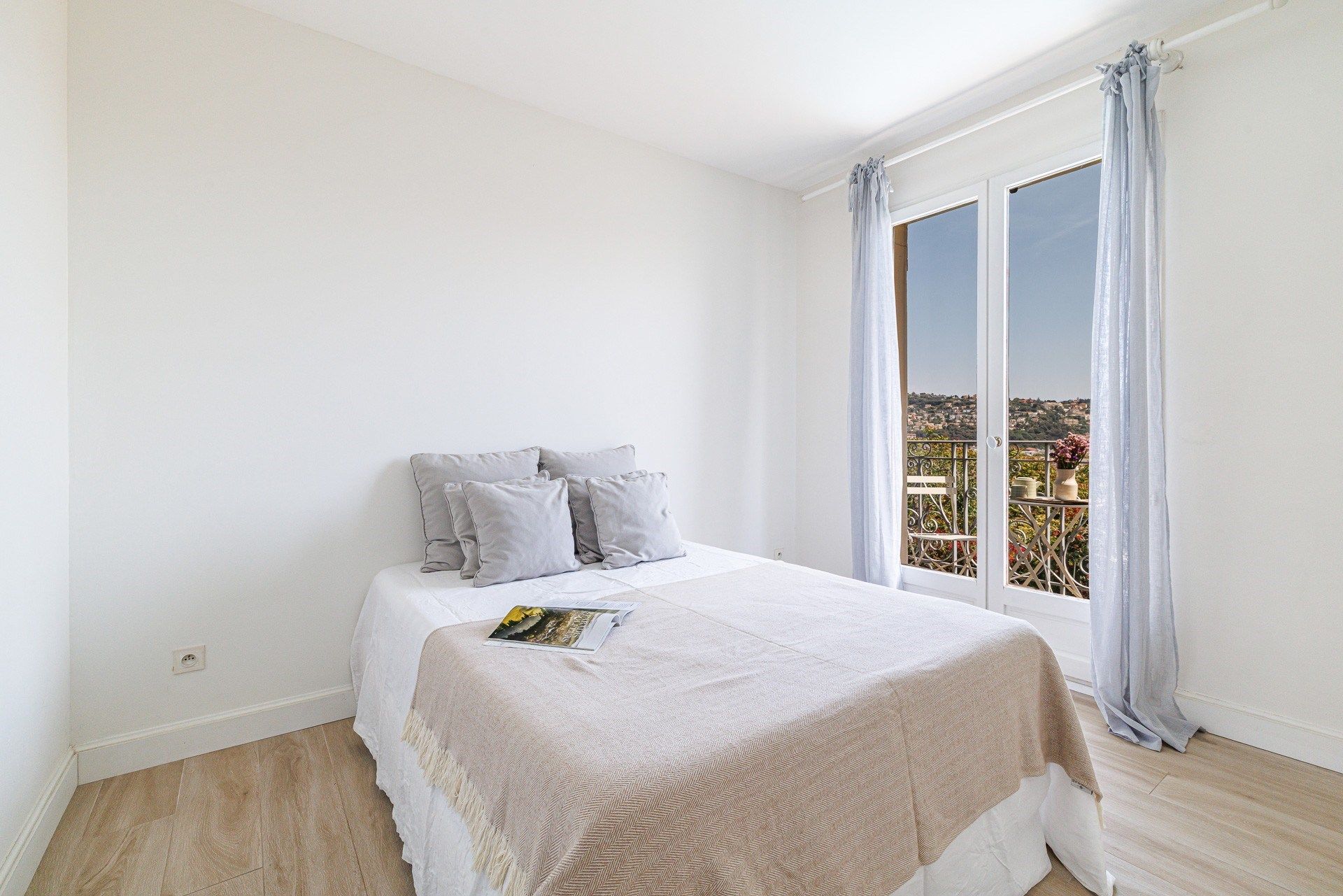 property 14 Rooms for sale on NICE (06000)