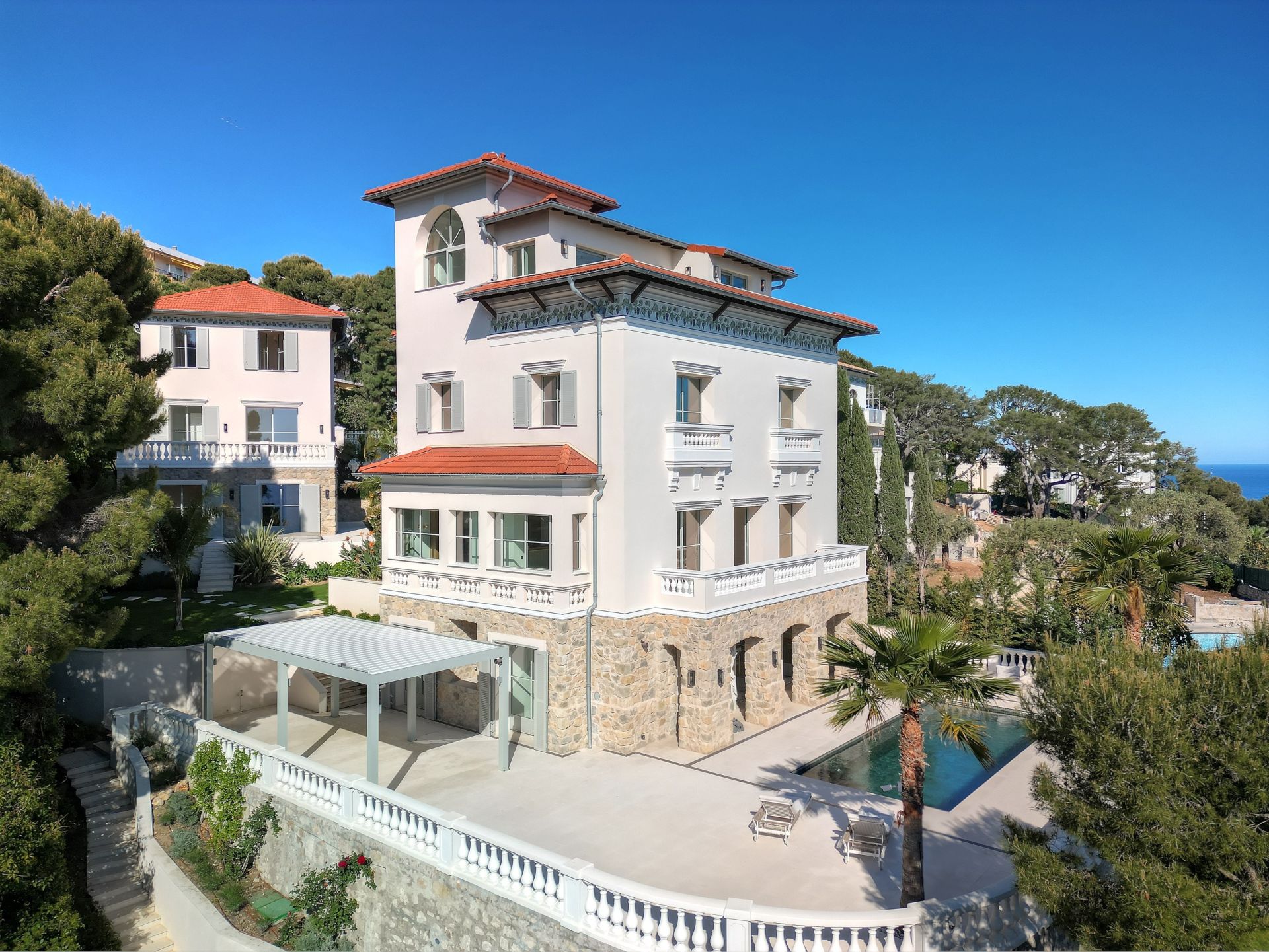 villa 9 Pièces en vente sur CAP D AIL (06320)