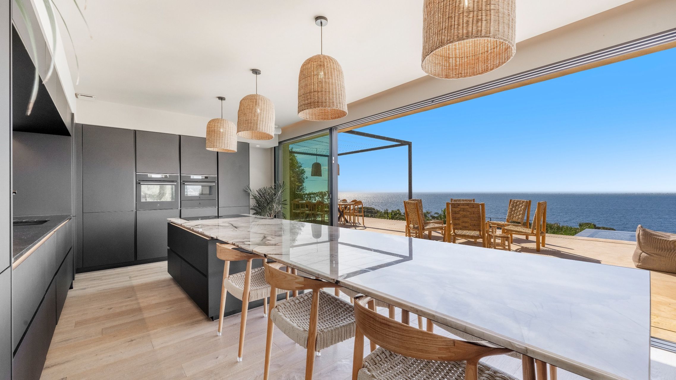 villa 9 Pièces en vente sur LES ISSAMBRES (83380)