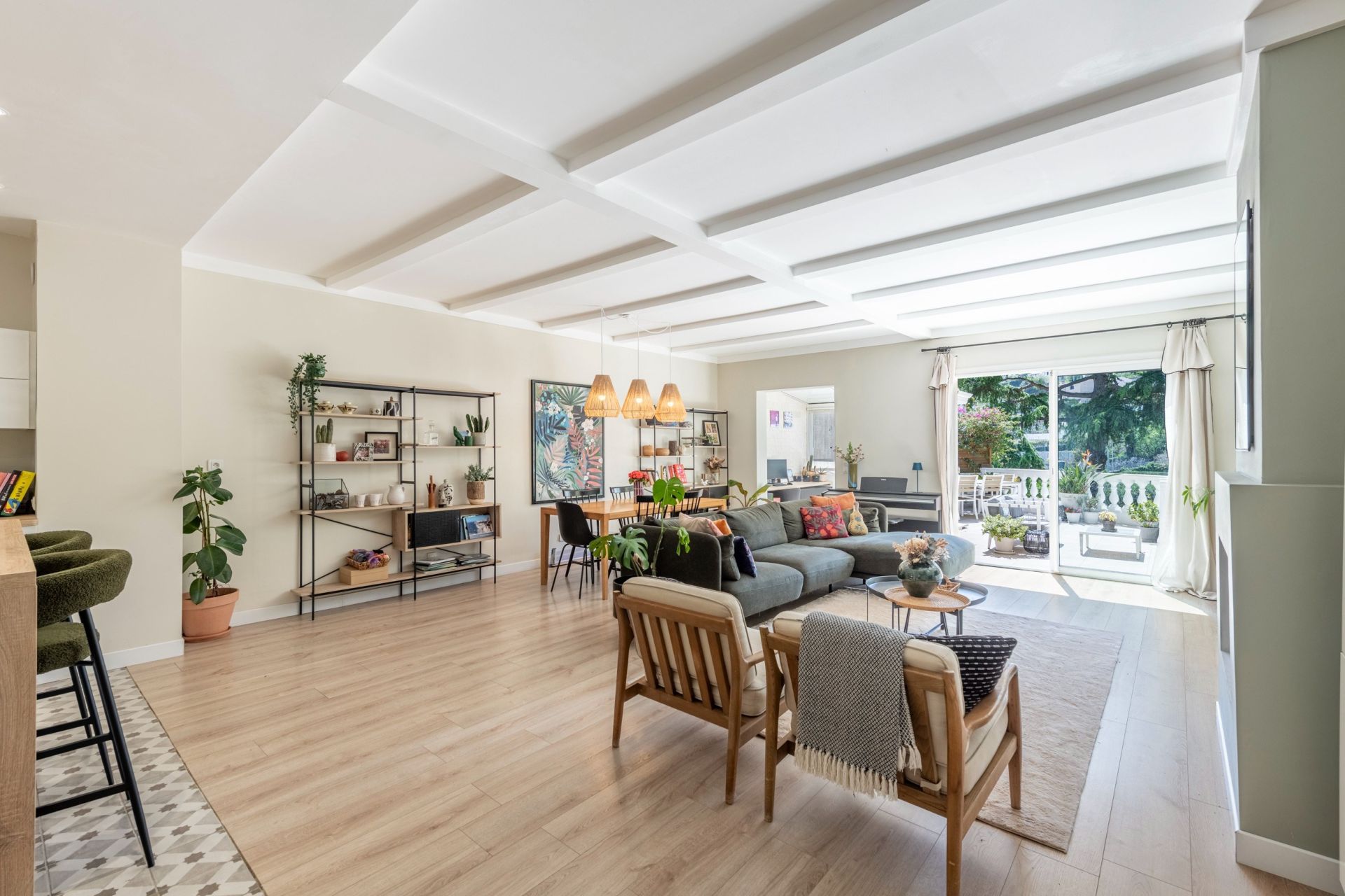 villa 4 Rooms for sale on VILLEFRANCHE SUR MER (06230)