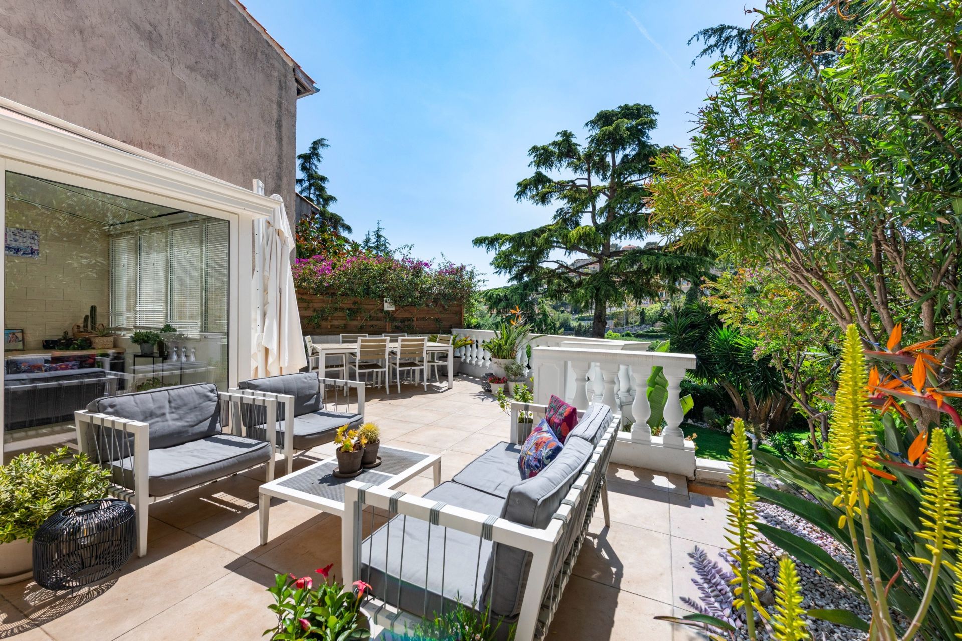 villa 4 Rooms for sale on VILLEFRANCHE SUR MER (06230)