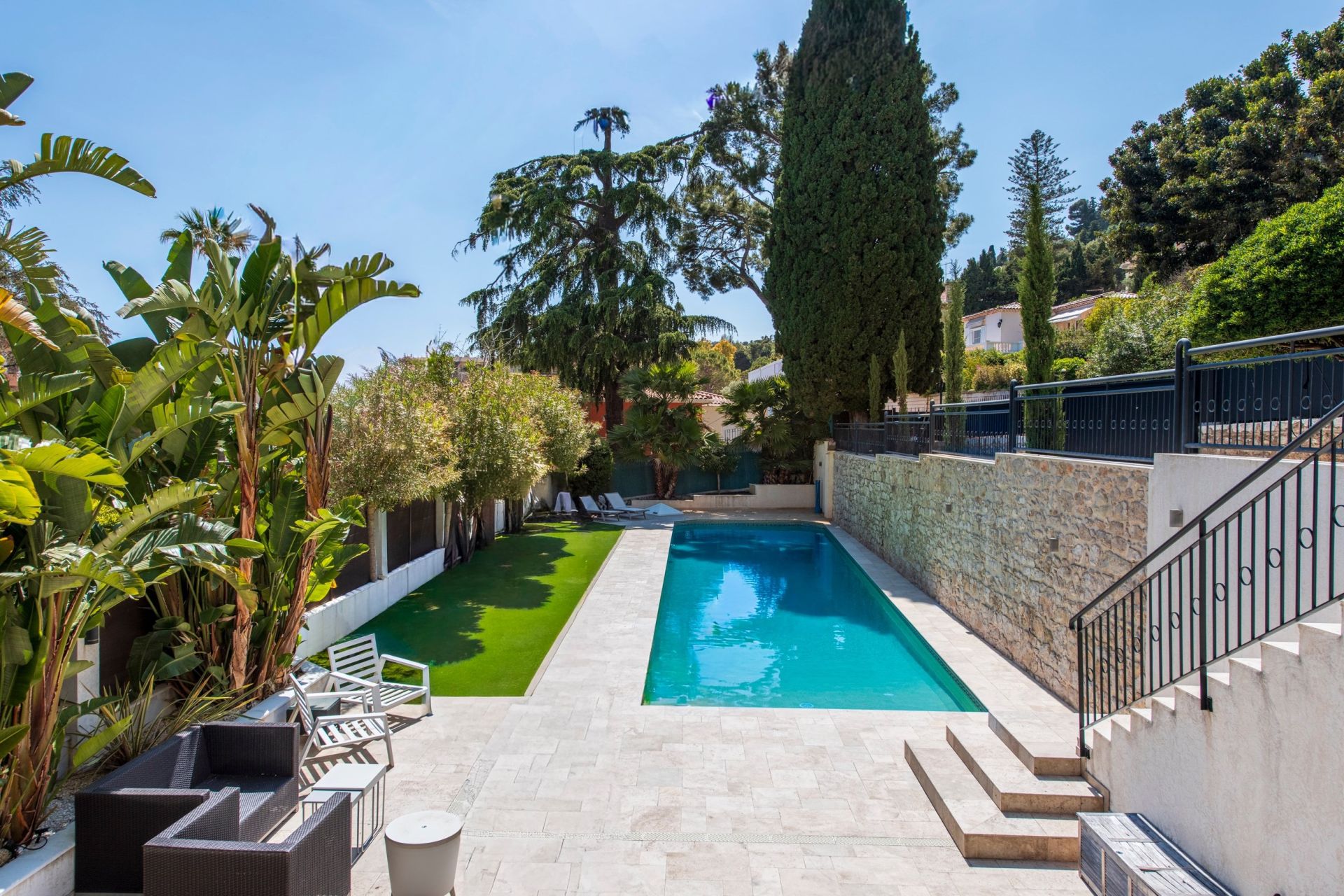 mansion 8 Rooms for sale on BEAULIEU SUR MER (06310)