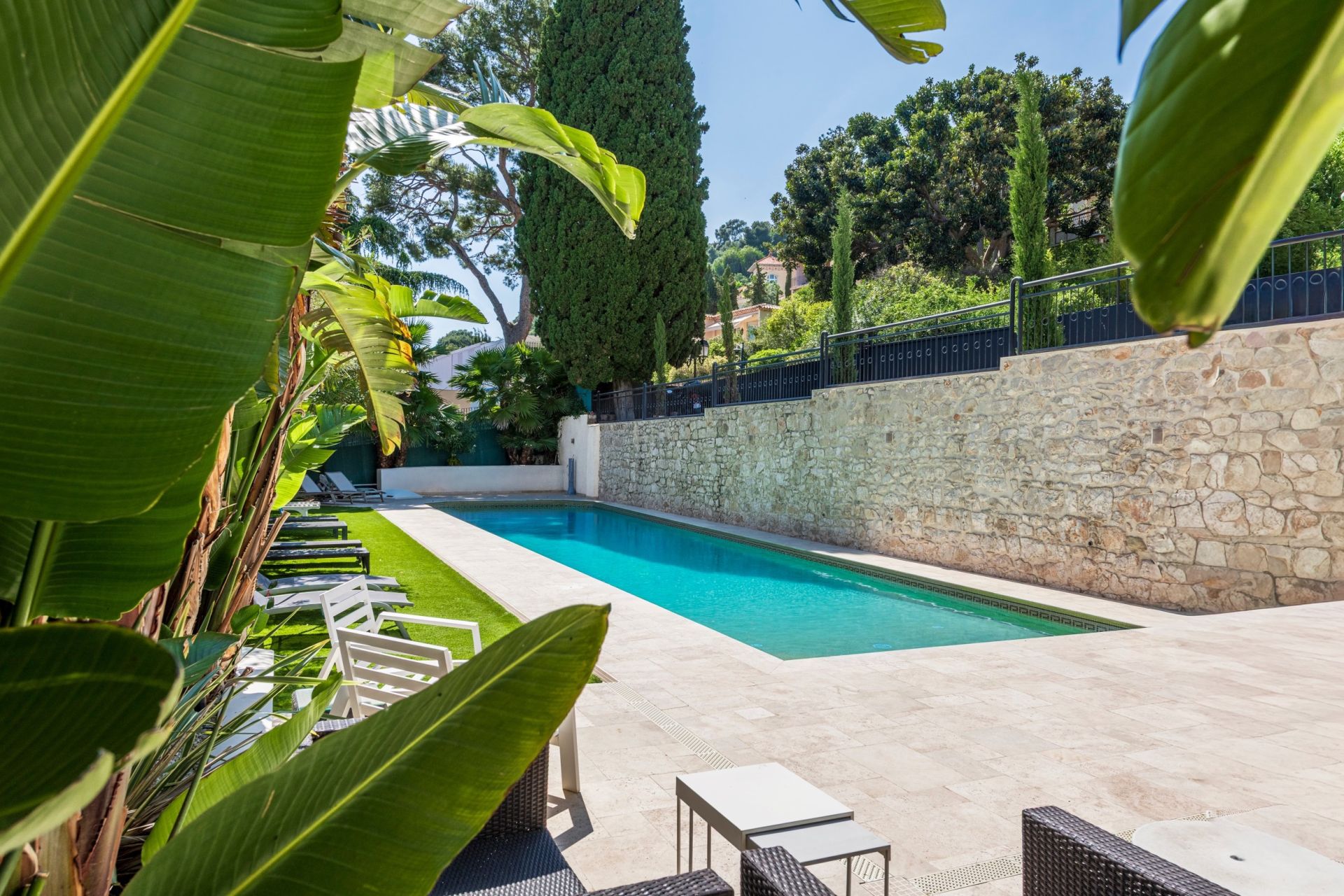 mansion 8 Rooms for sale on BEAULIEU SUR MER (06310)