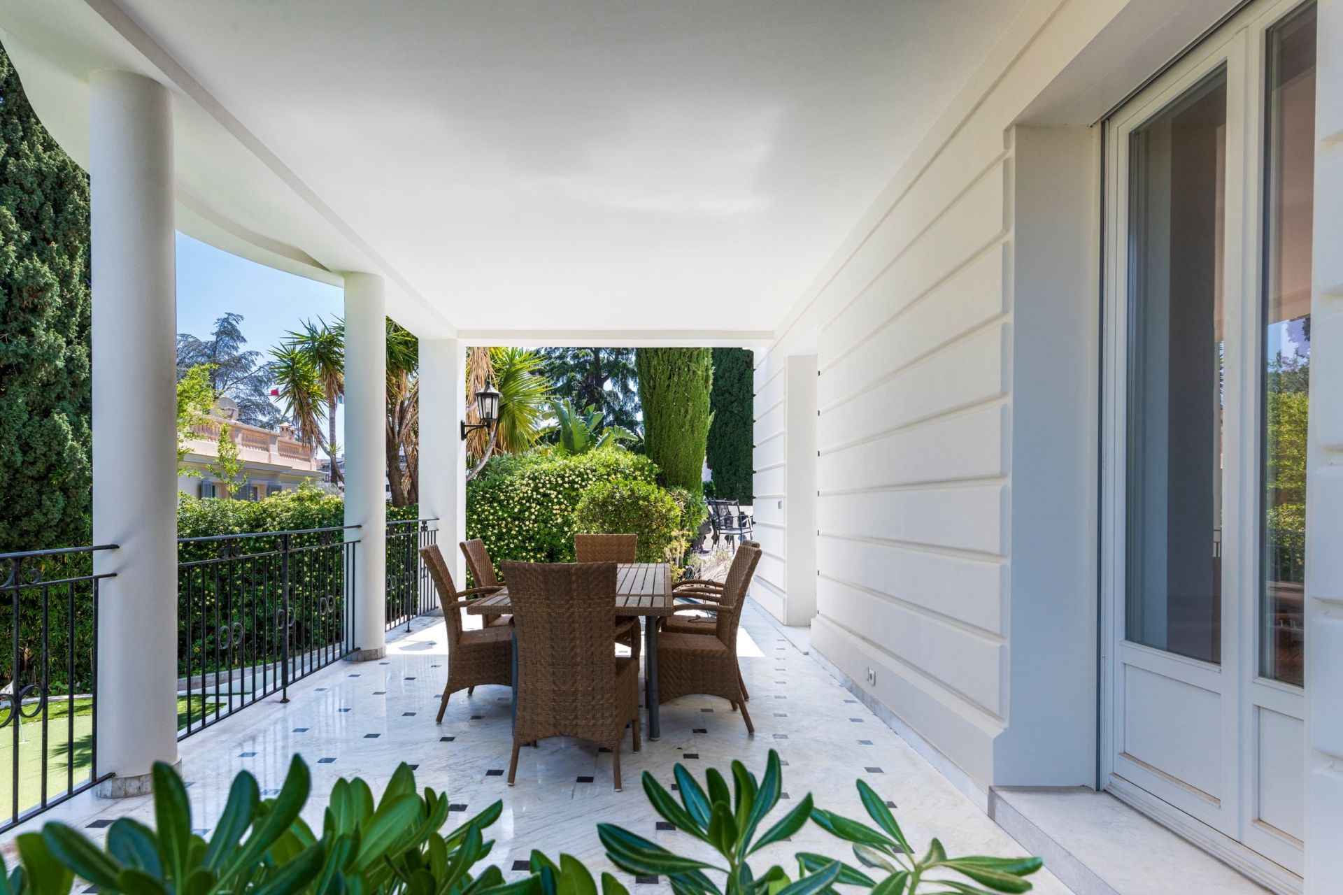 maison bourgeoise 8 Pièces en vente sur BEAULIEU SUR MER (06310)