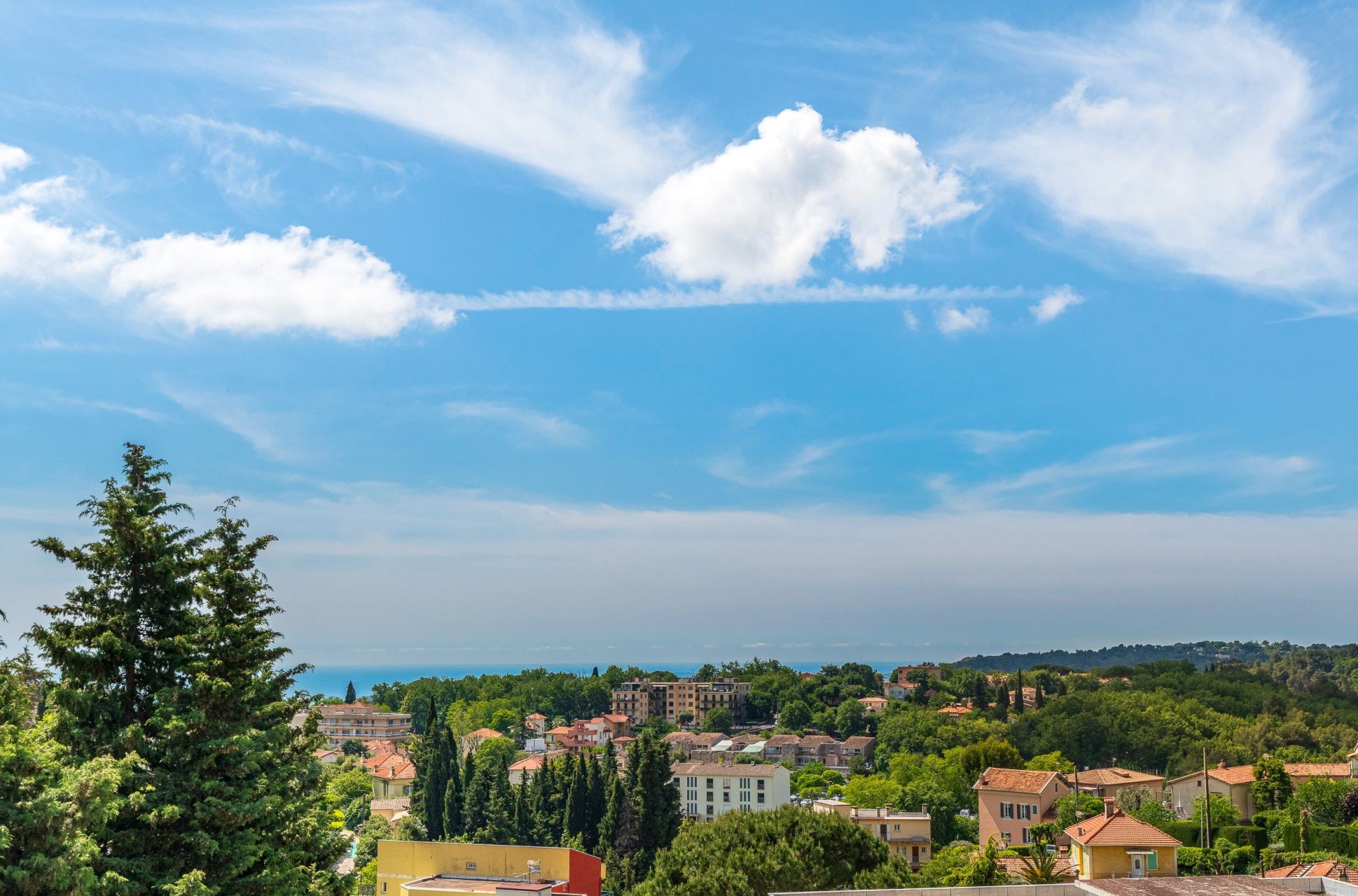 apartment 3 Rooms for sale on VENCE (06140)
