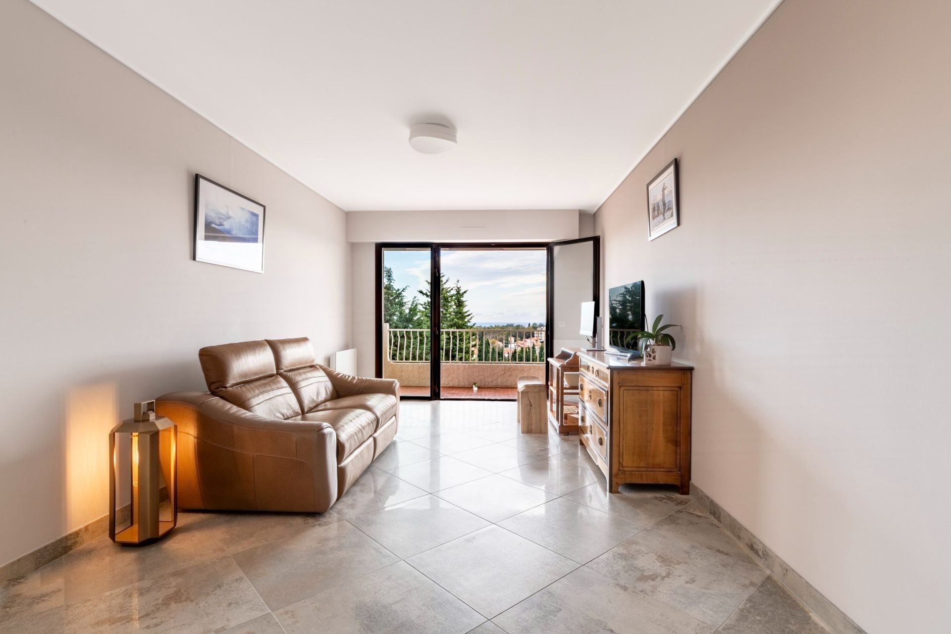 apartment 3 Rooms for sale on VENCE (06140)