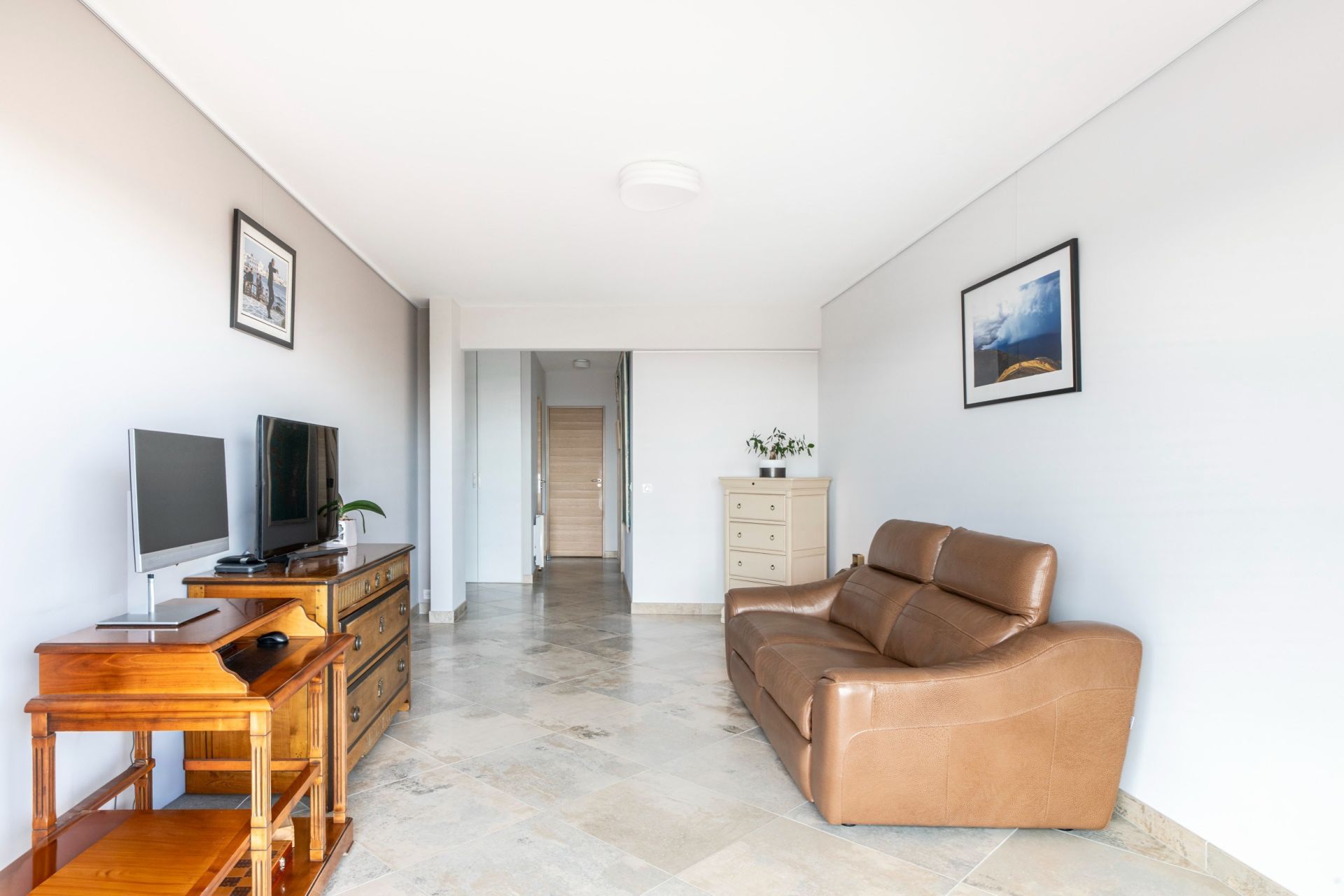 apartment 3 Rooms for sale on VENCE (06140)