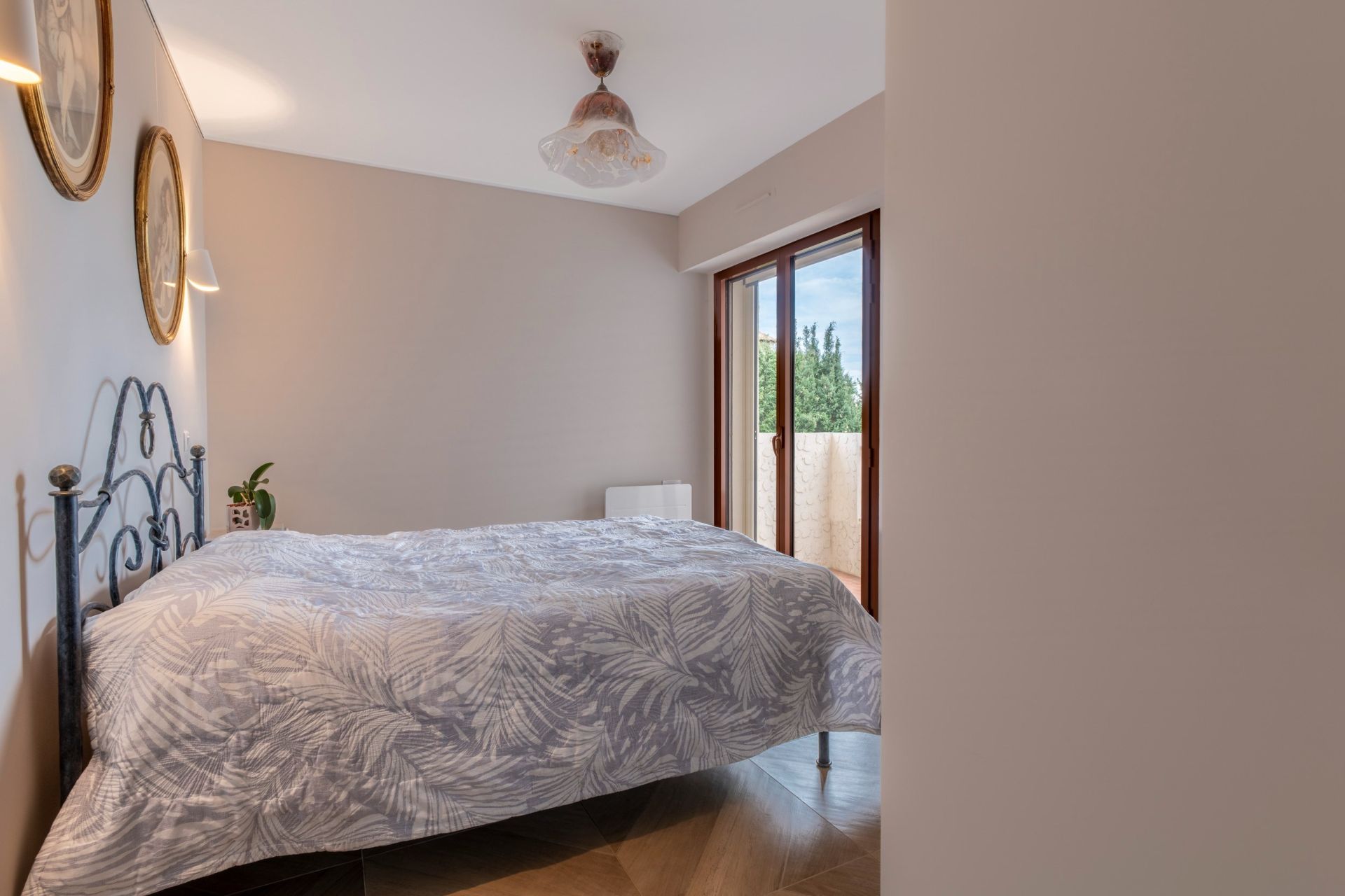 apartment 3 Rooms for sale on VENCE (06140)