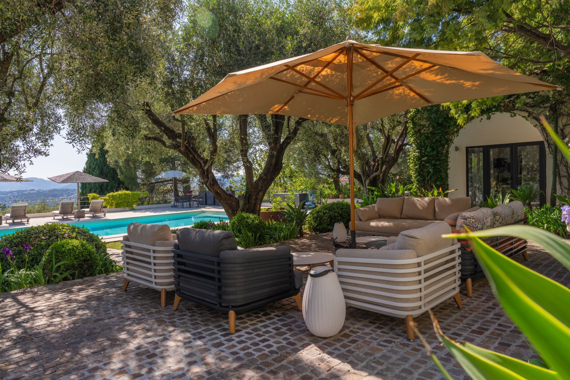 villa 14 Pièces en vente sur PLASCASSIER (06130)