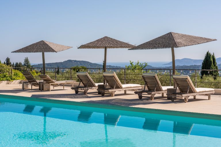 villa 14 Pièces en vente sur PLASCASSIER (06130)