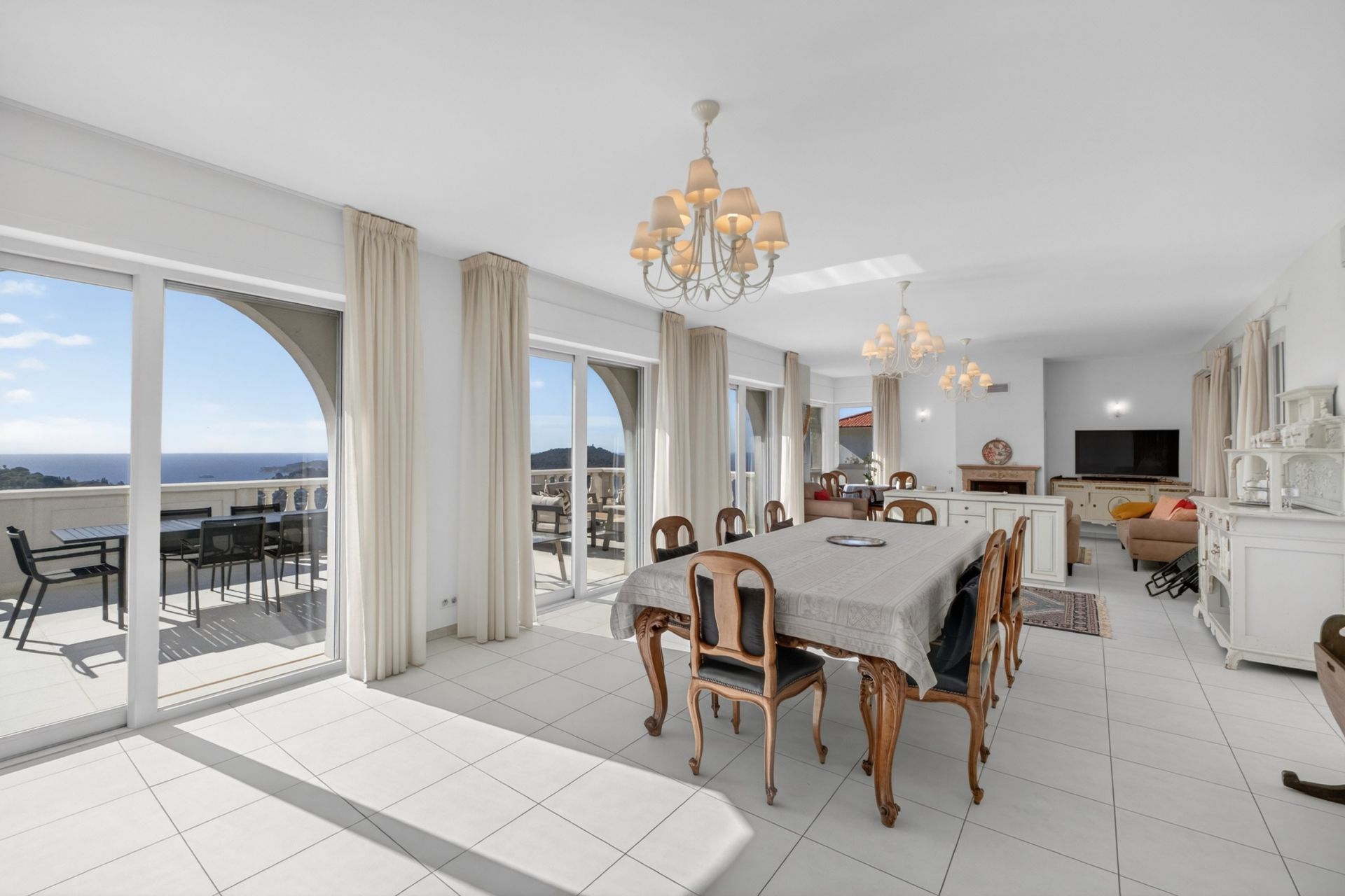 villa 8 Pièces en vente sur VILLEFRANCHE SUR MER (06230)