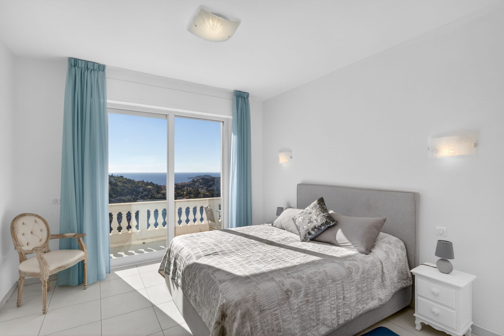 villa 8 Pièces en vente sur VILLEFRANCHE SUR MER (06230)