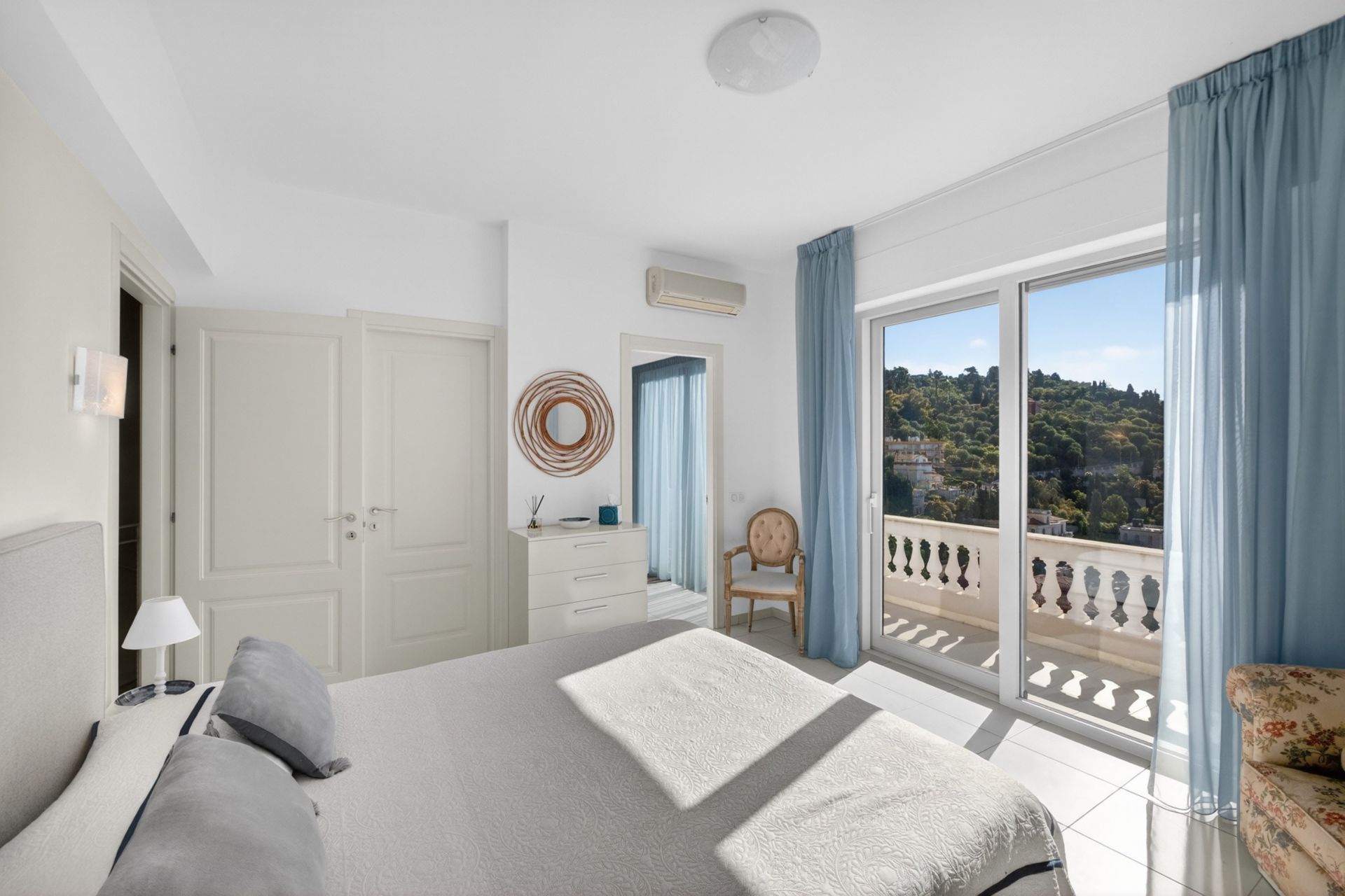 villa 8 Pièces en vente sur VILLEFRANCHE SUR MER (06230)