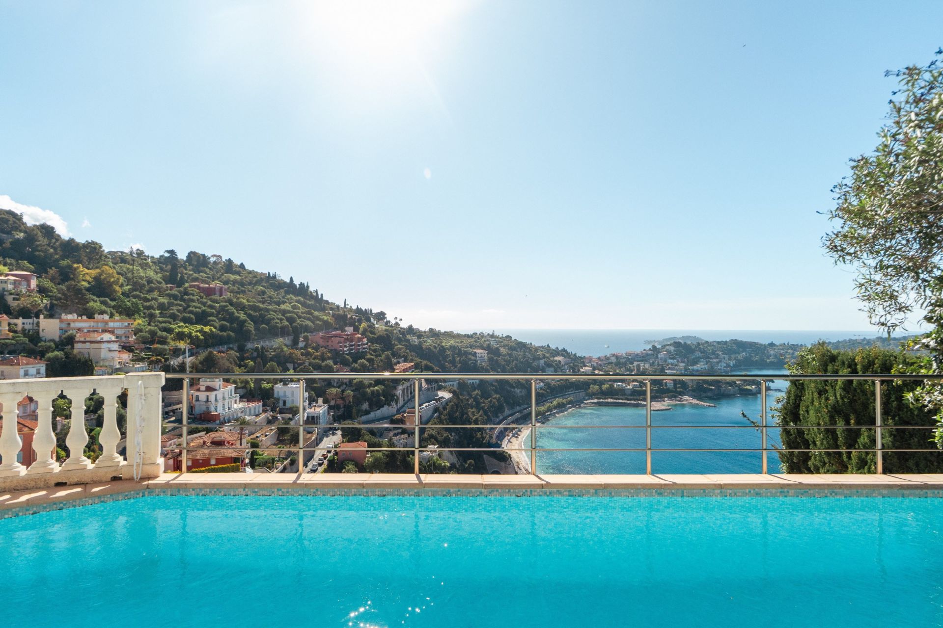villa 8 Pièces en vente sur VILLEFRANCHE SUR MER (06230)