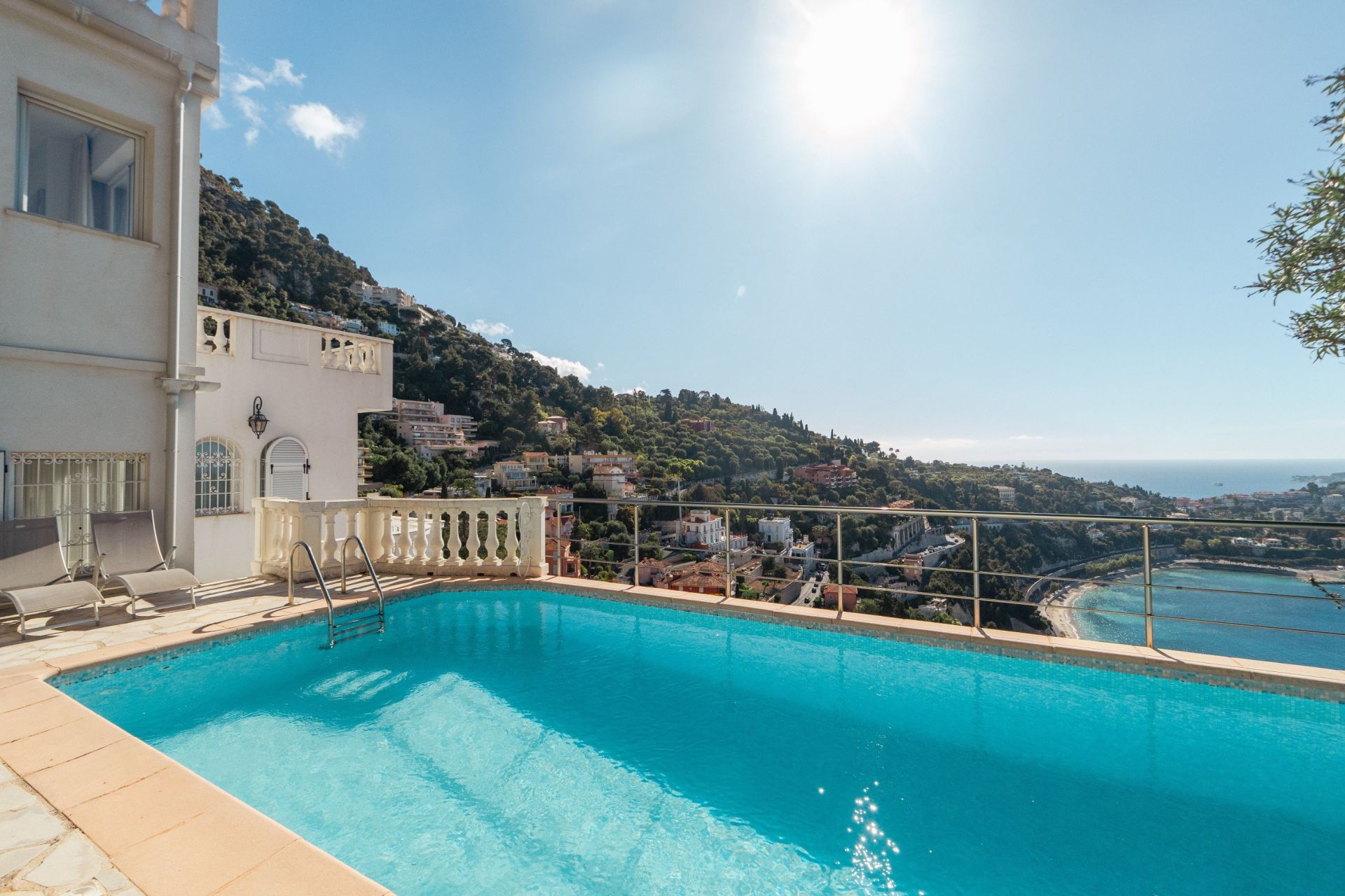 villa 8 Pièces en vente sur VILLEFRANCHE SUR MER (06230)