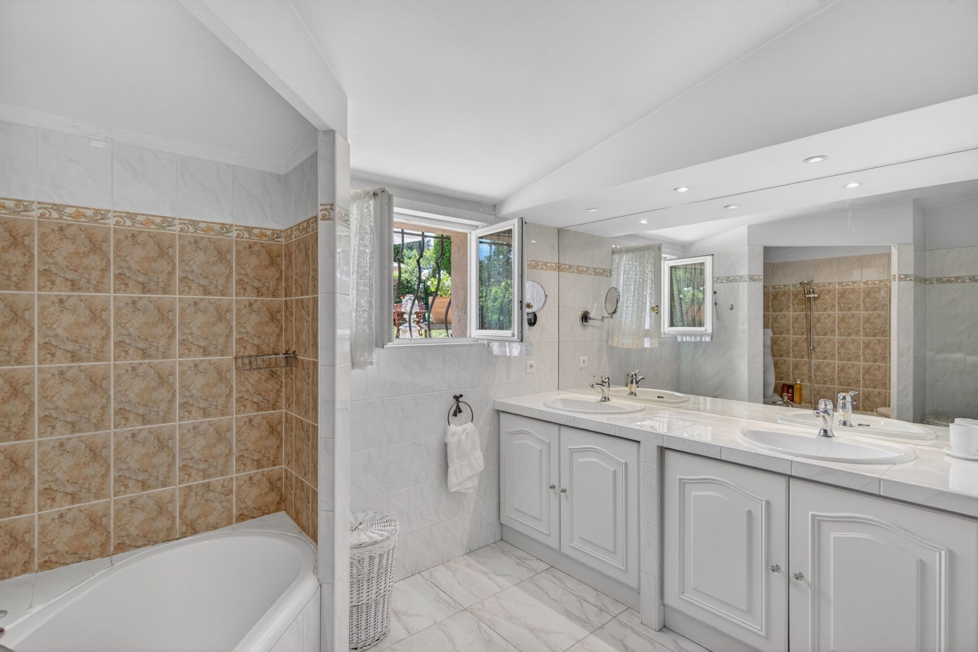 villa 5 Pièces en vente sur PEYMEINADE (06530)
