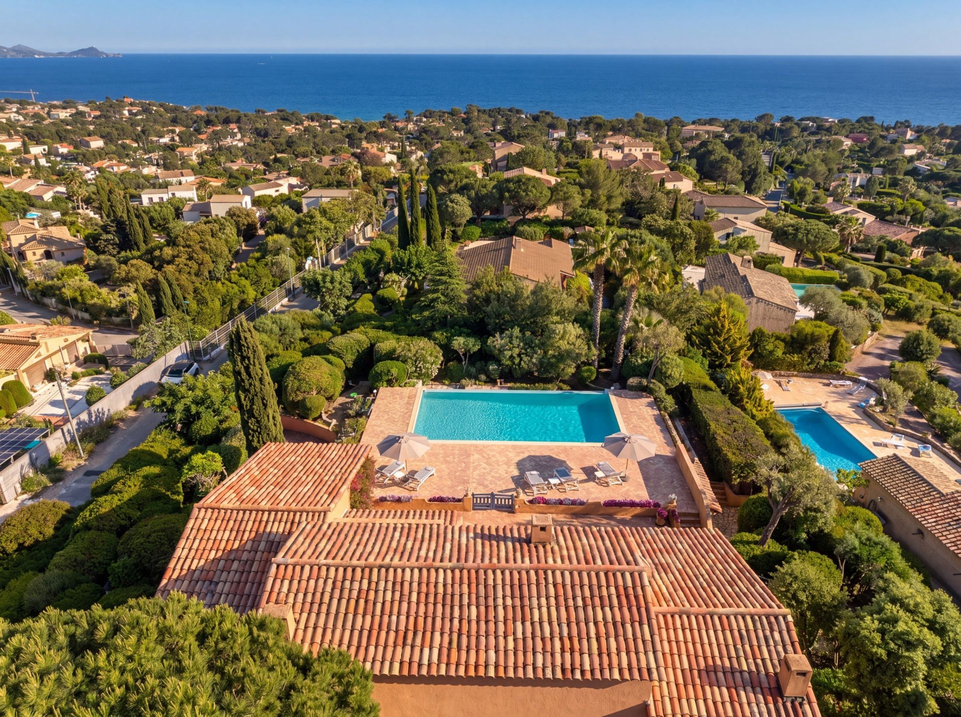 villa 5 Rooms for sale on ST AYGULF (83370)