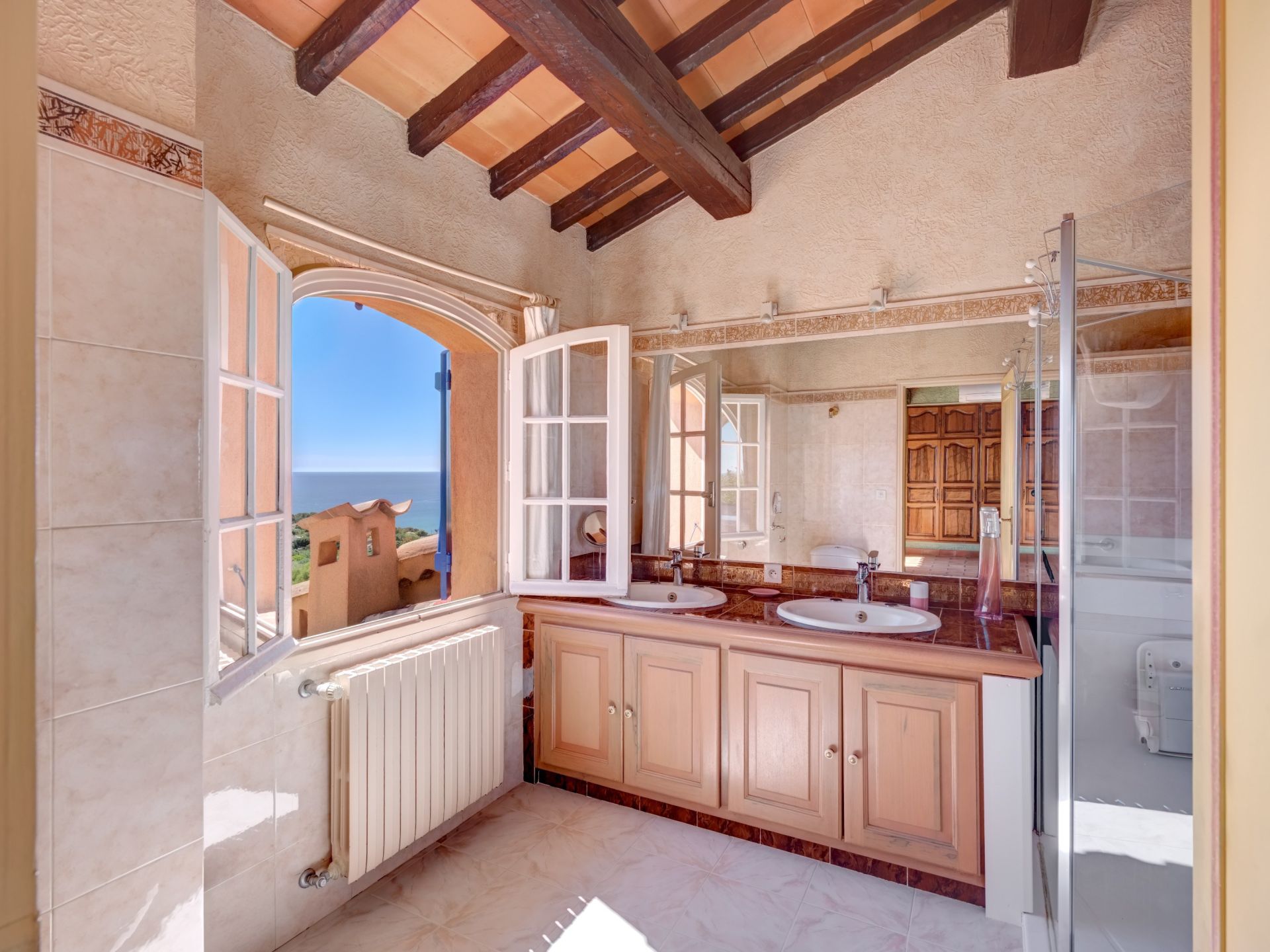 villa 5 Rooms for sale on ST AYGULF (83370)