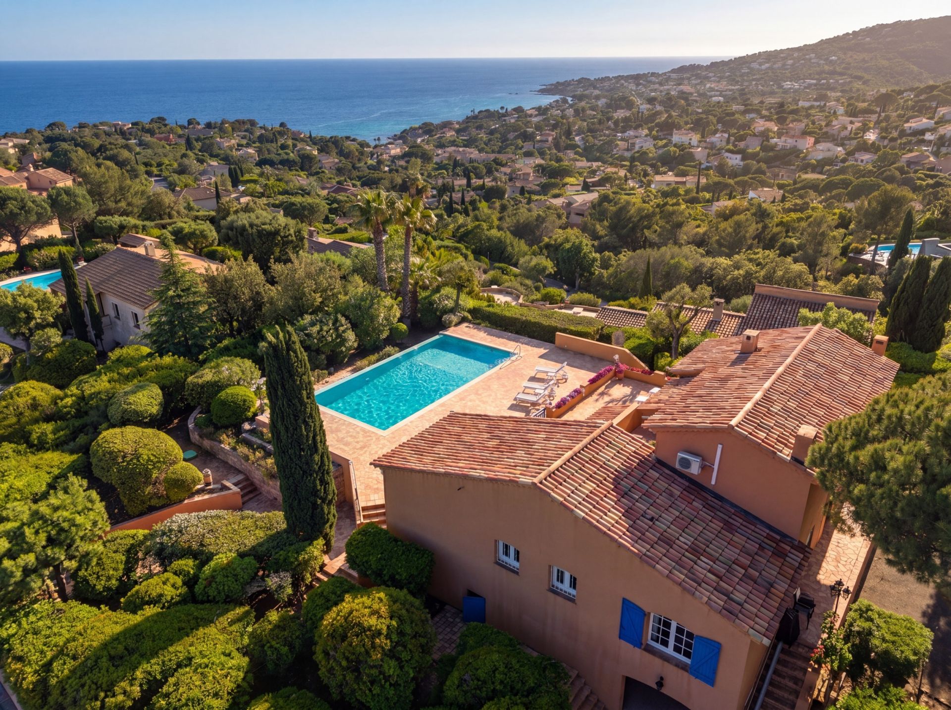 villa 5 Rooms for sale on ST AYGULF (83370)