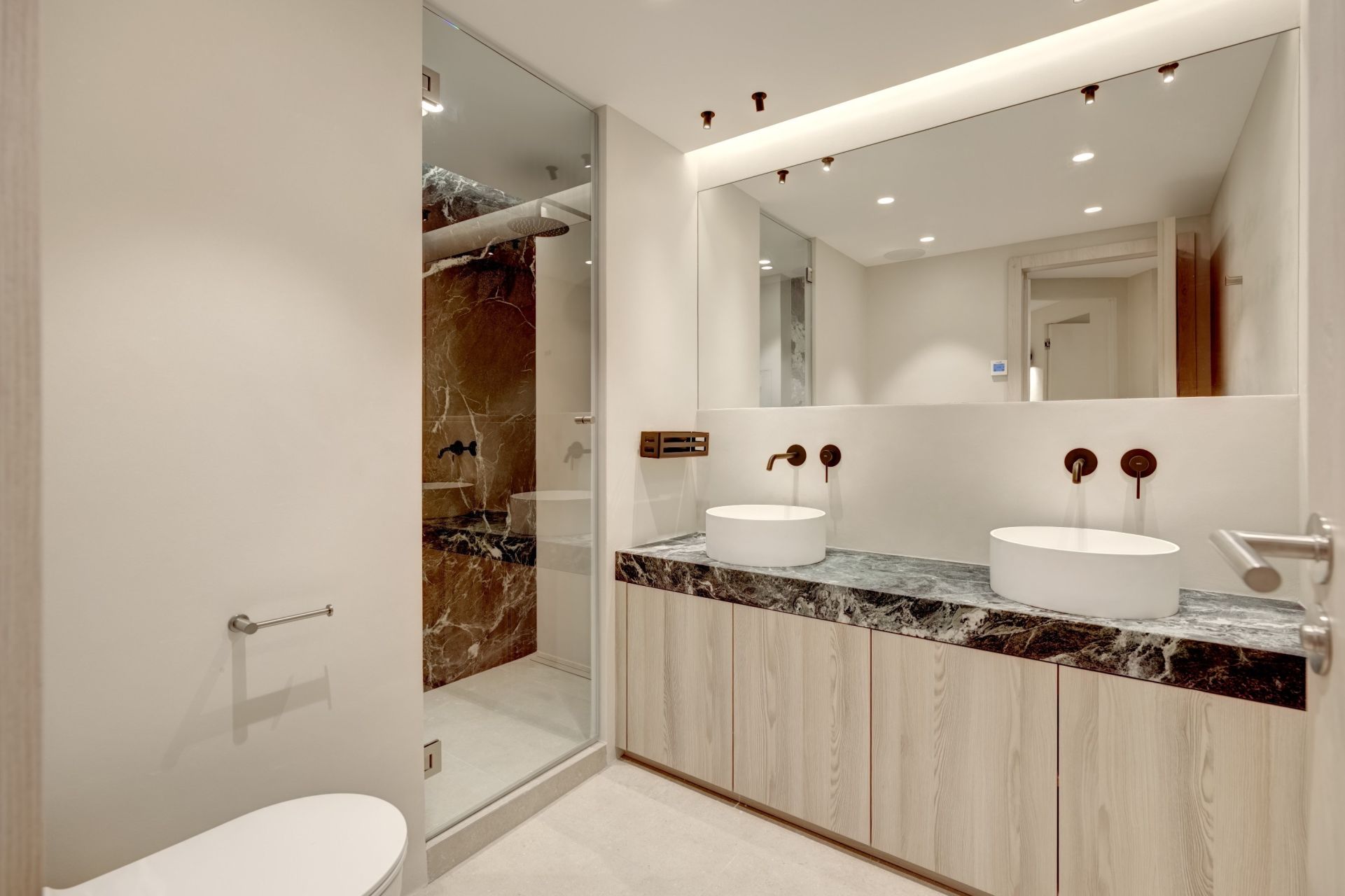apartment 4 Rooms for sale on CANNES (06400)