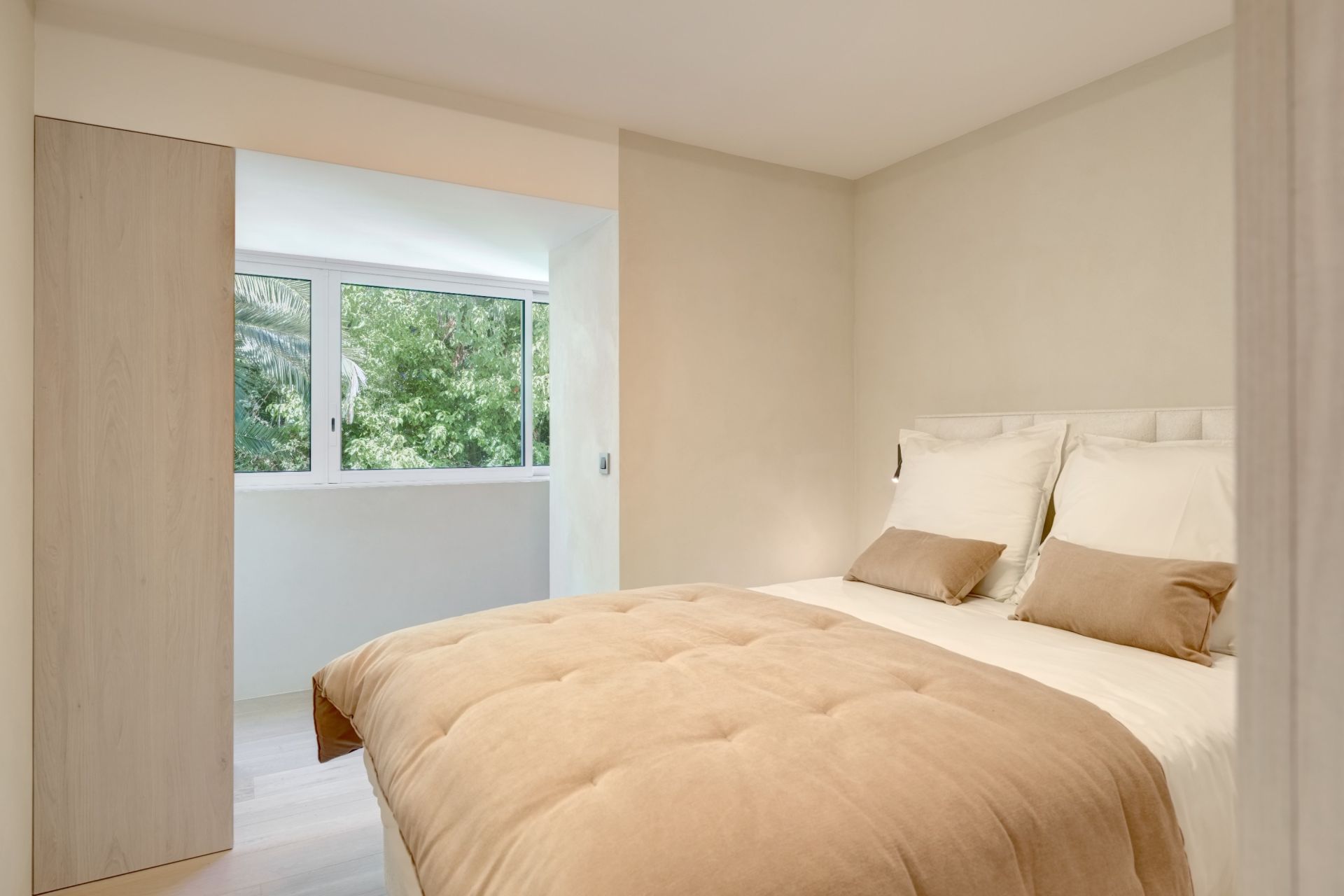 apartment 4 Rooms for sale on CANNES (06400)