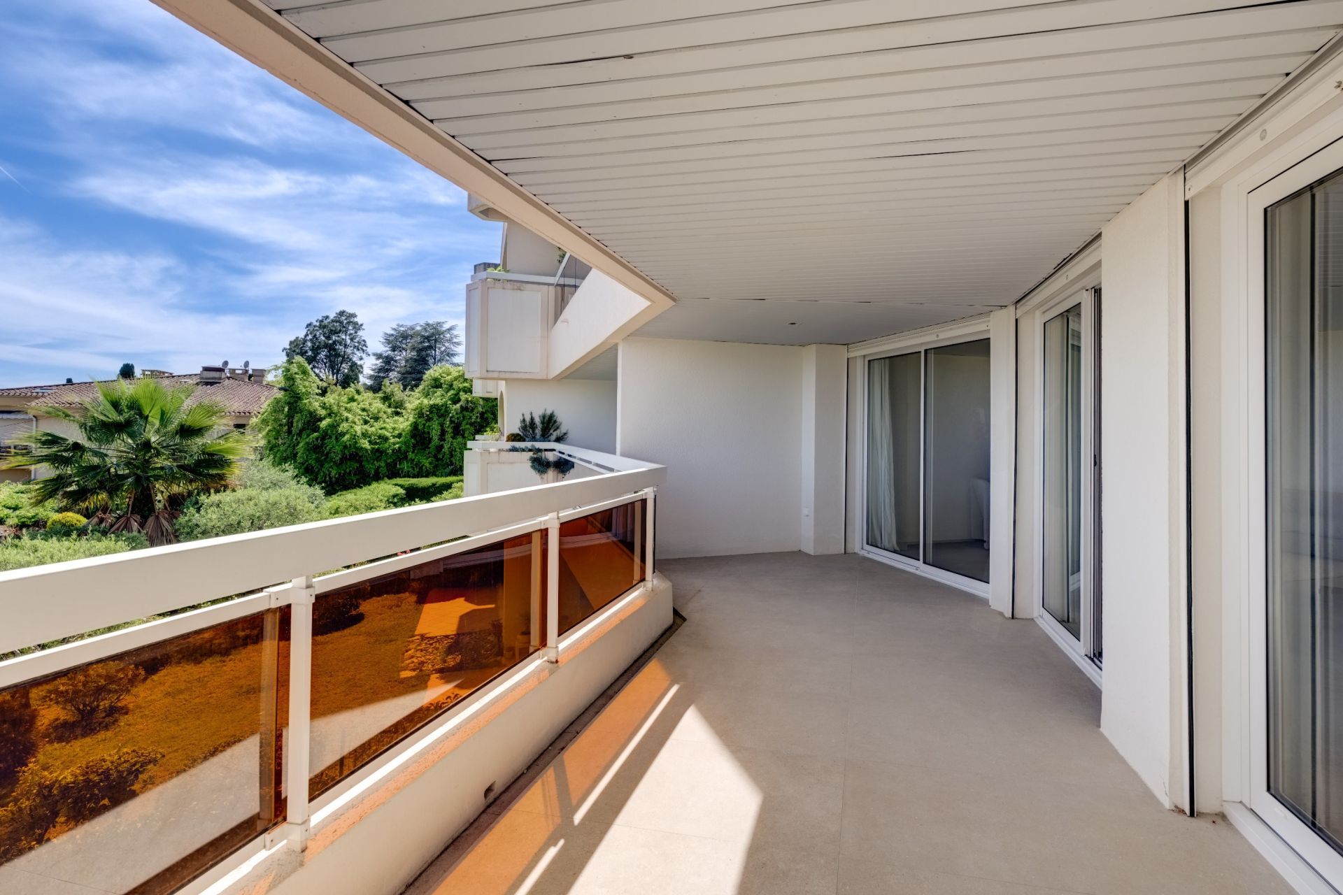 apartment 4 Rooms for sale on CANNES (06400)