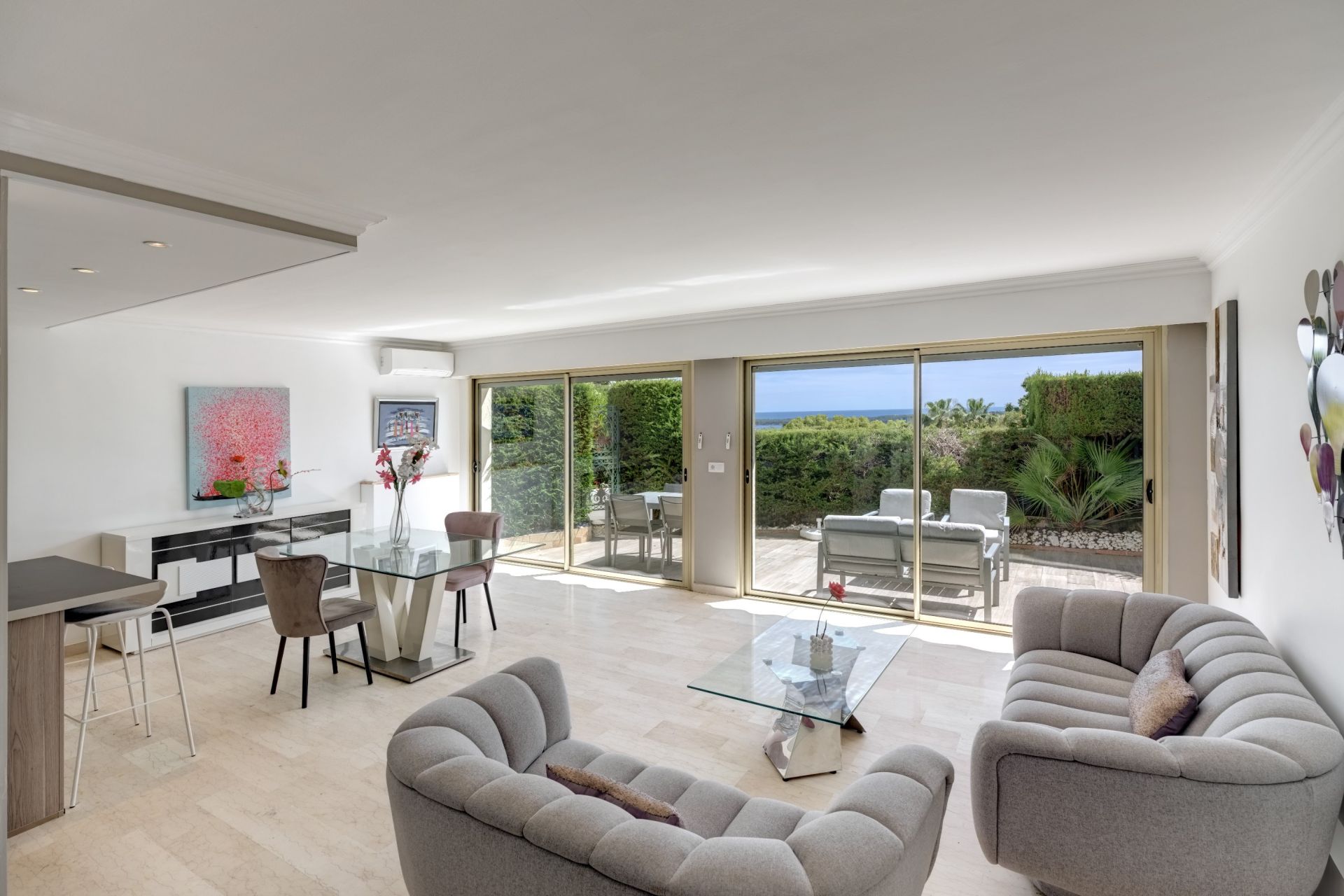 apartment 3 Rooms for sale on CANNES (06400)