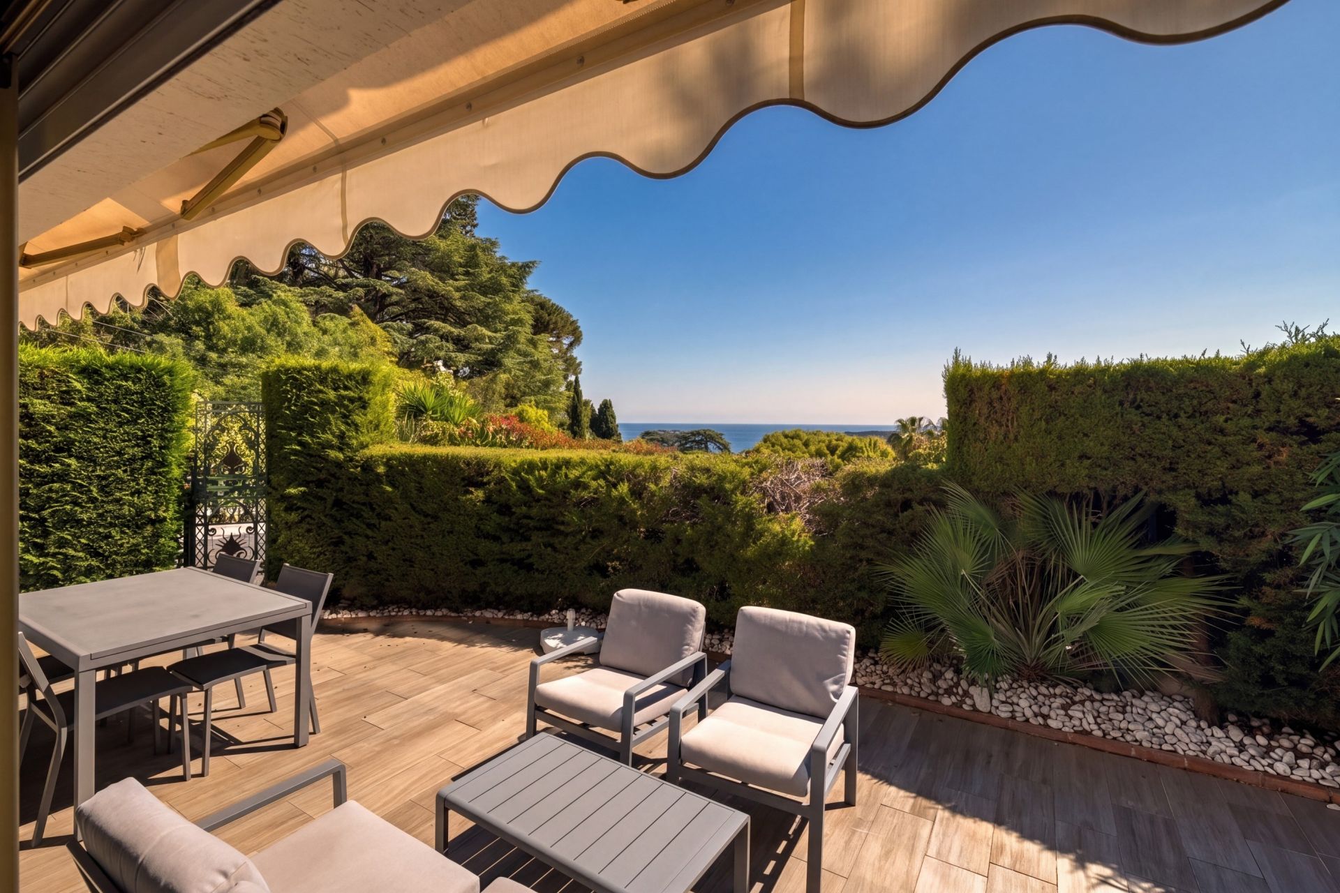 apartment 3 Rooms for sale on CANNES (06400)