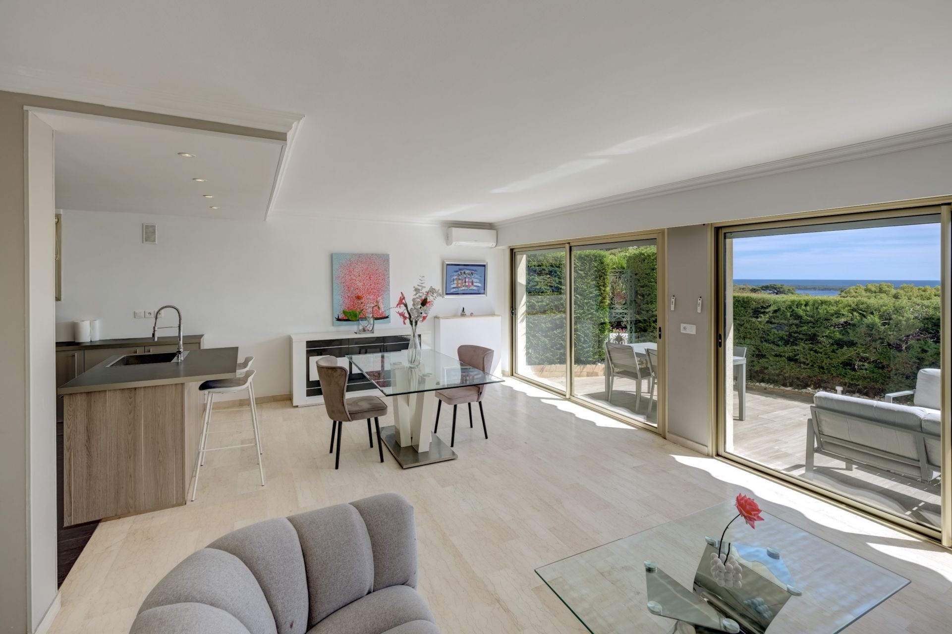 apartment 3 Rooms for sale on CANNES (06400)
