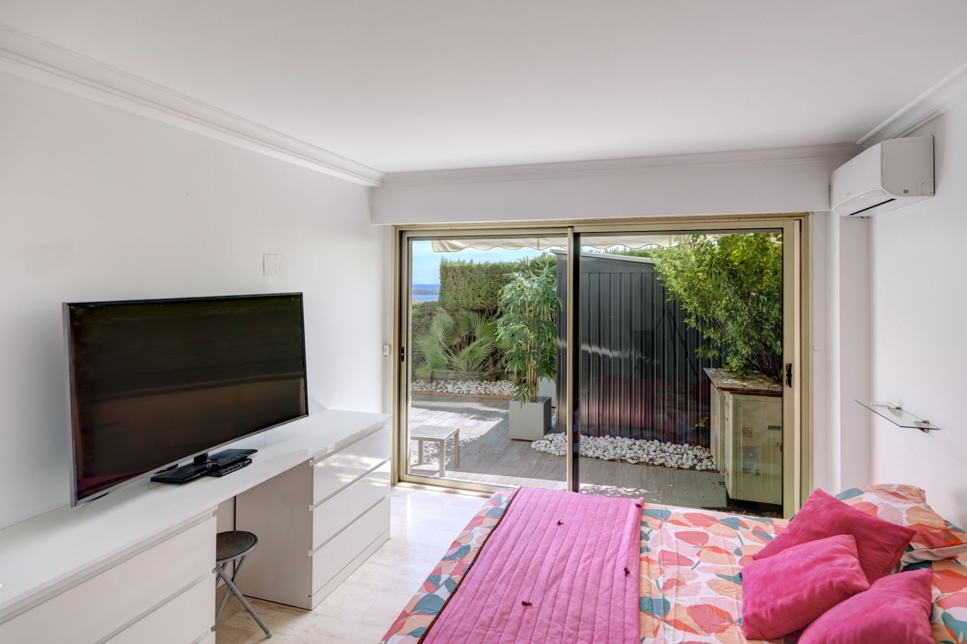 apartment 3 Rooms for sale on CANNES (06400)