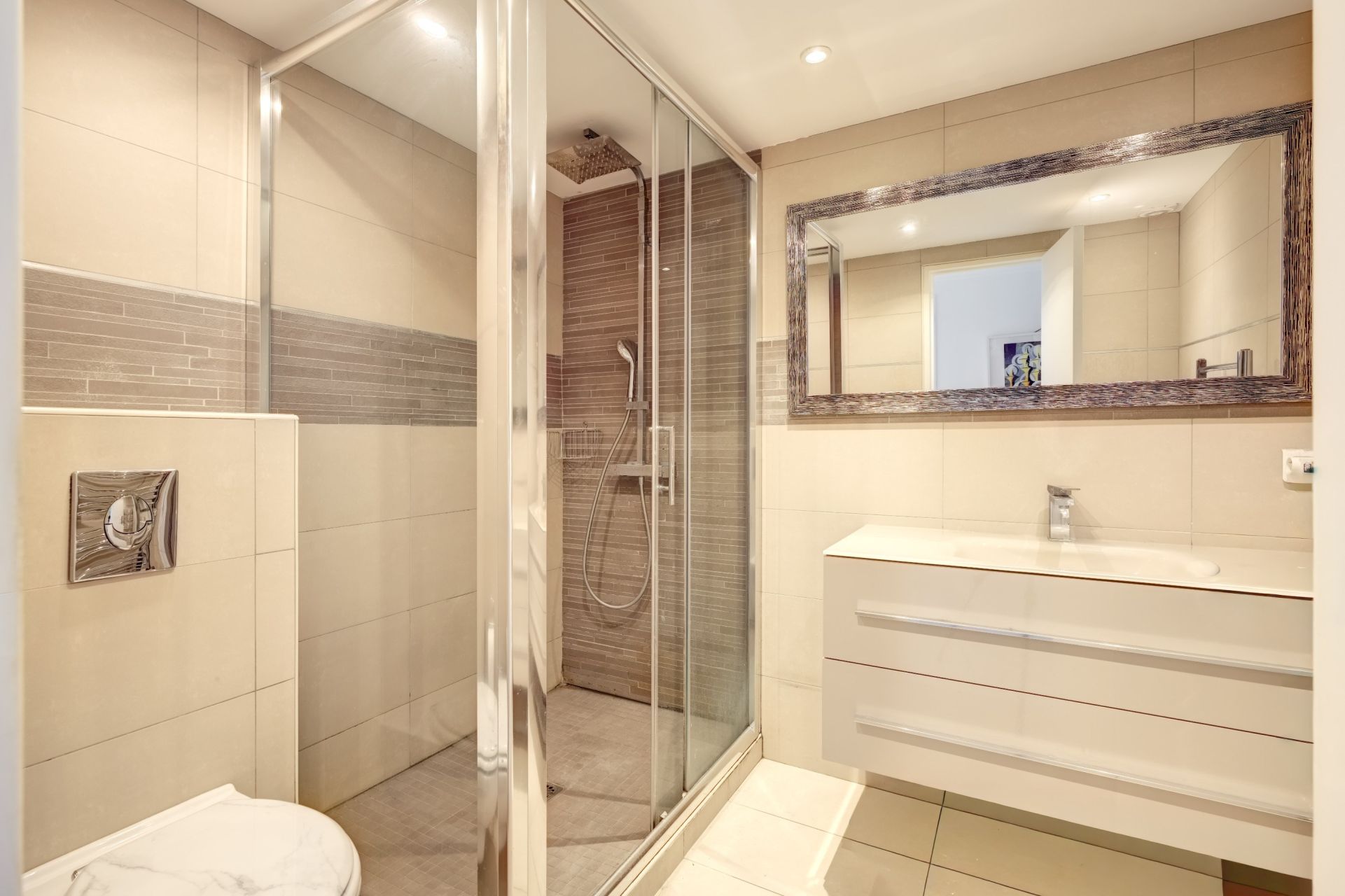 apartment 3 Rooms for sale on CANNES (06400)