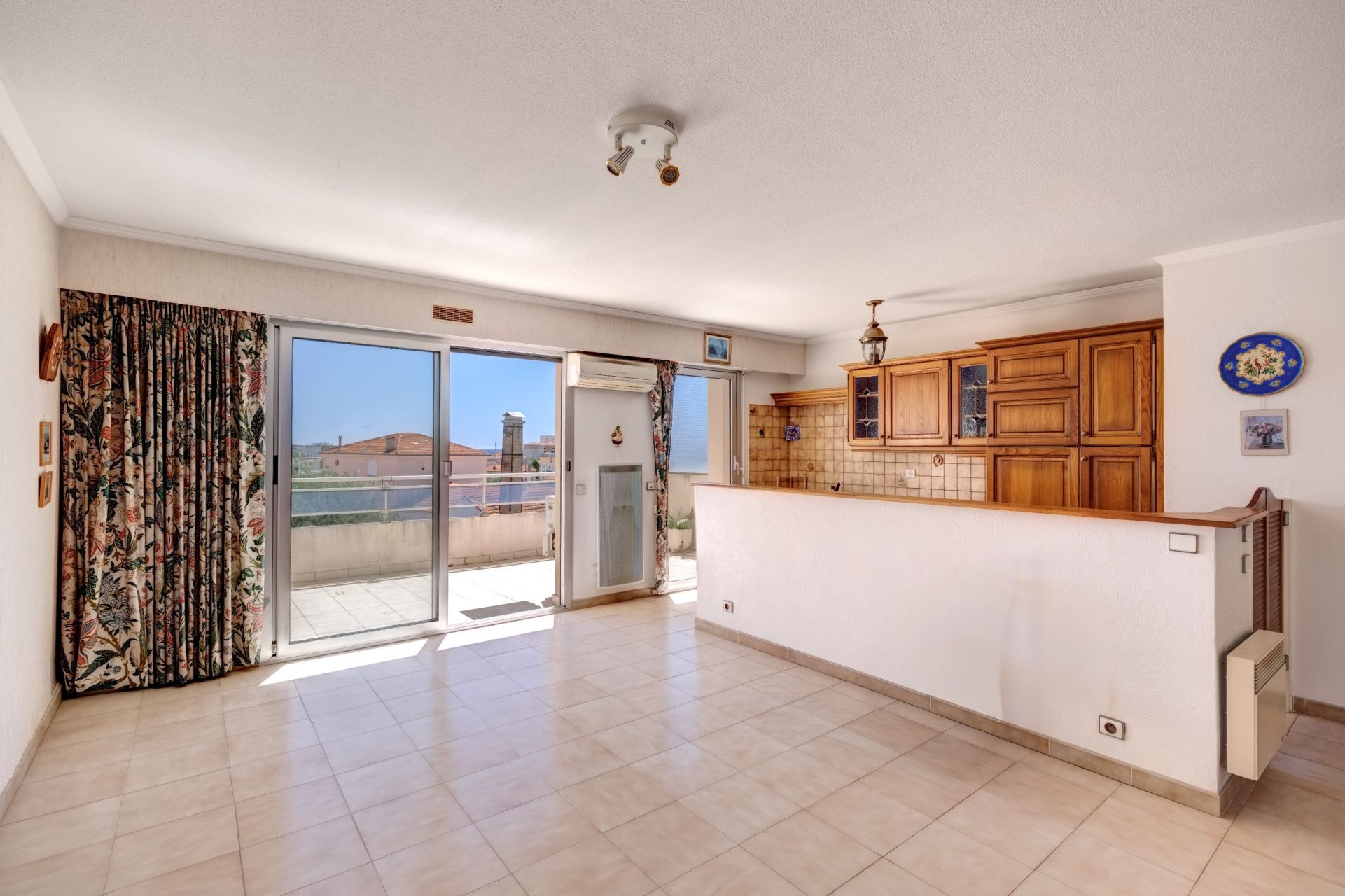 apartment 3 Rooms for sale on LE GOLFE JUAN (06220)