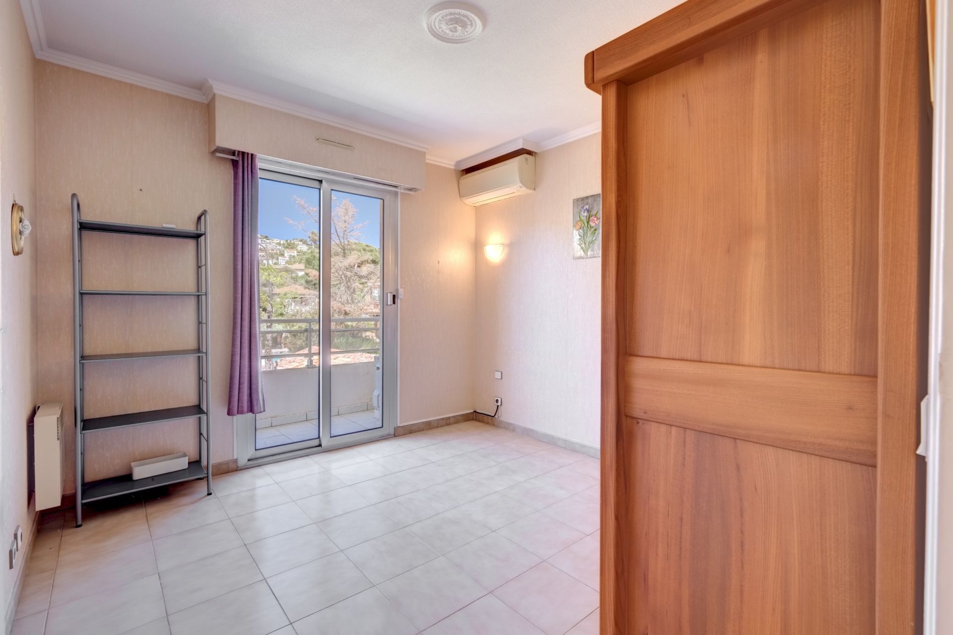 apartment 3 Rooms for sale on LE GOLFE JUAN (06220)