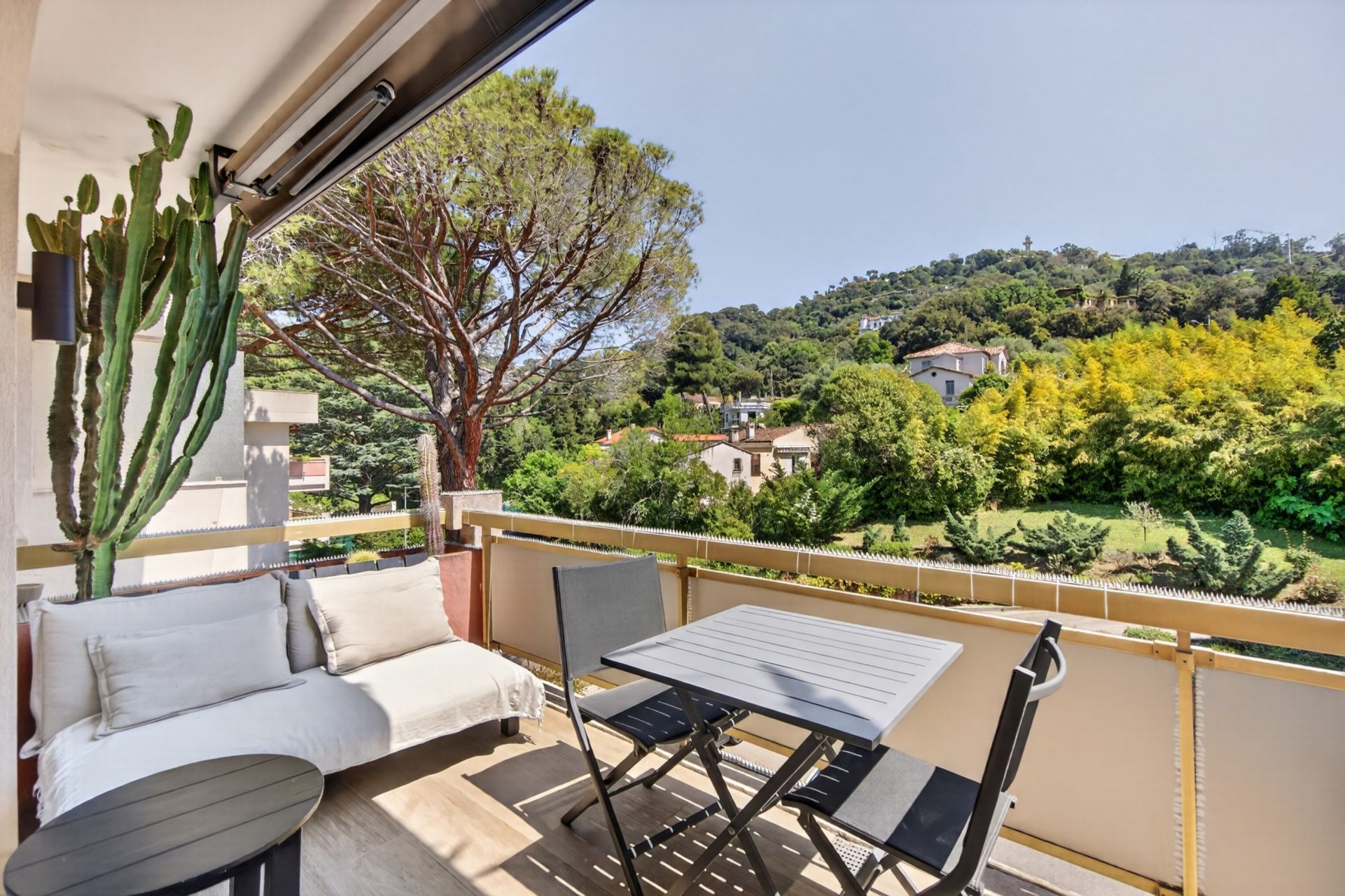 apartment 3 Rooms for sale on CANNES (06400)