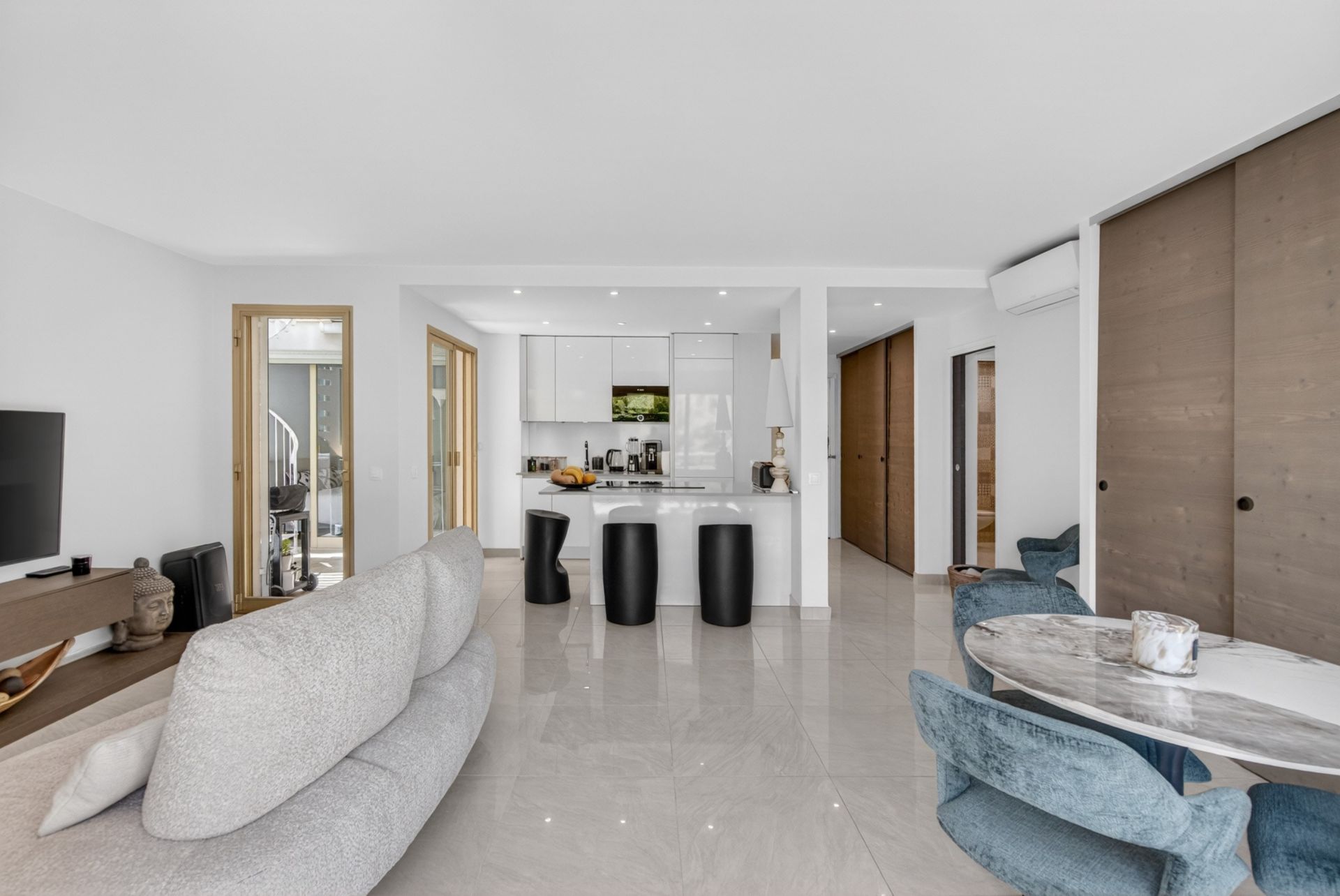 apartment 3 Rooms for sale on CANNES (06400)