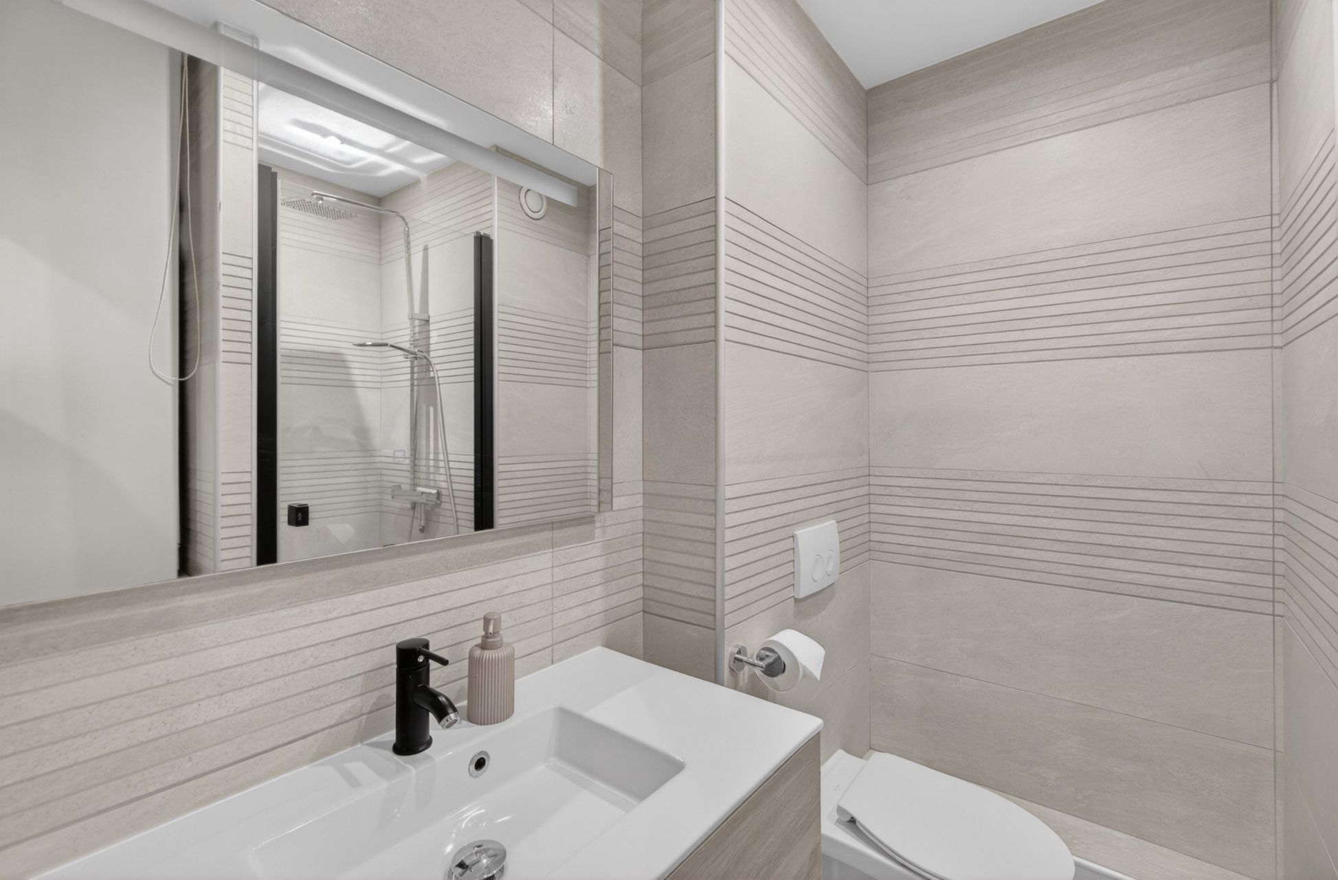 apartment 3 Rooms for sale on CANNES (06400)