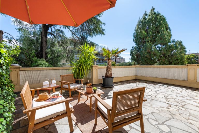 apartment 4 Rooms for sale on NICE (06000)