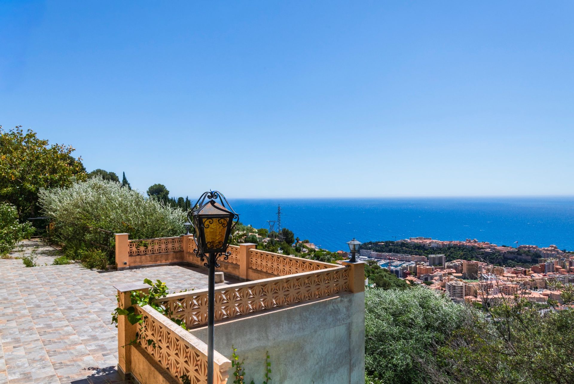 villa 8 Pièces en vente sur LA TURBIE (06320)