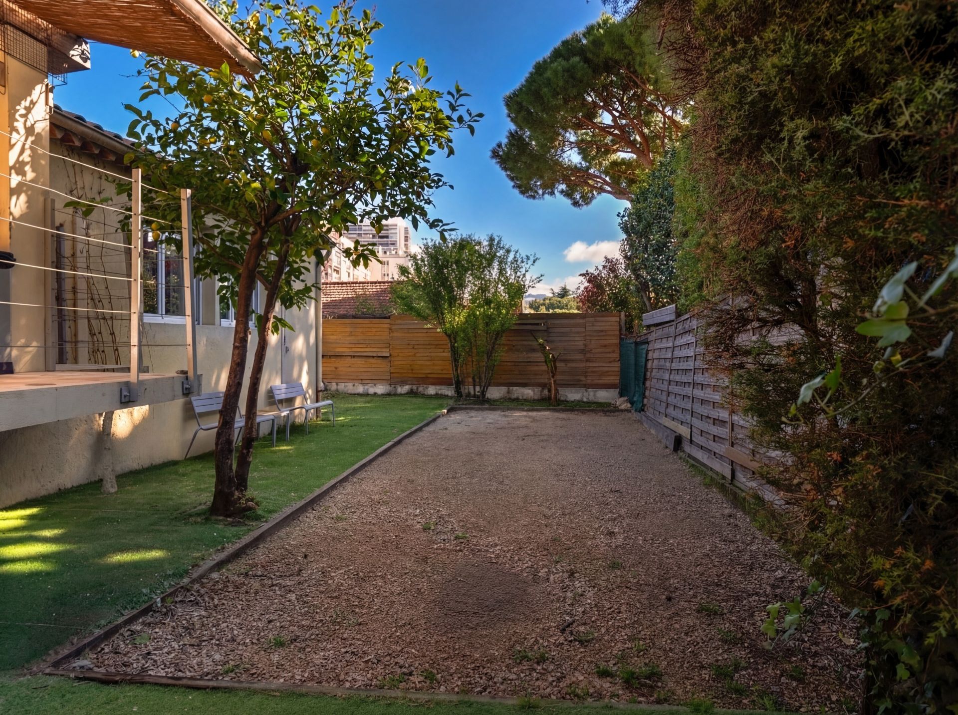 villa 4 Rooms for sale on LE CANNET (06110)