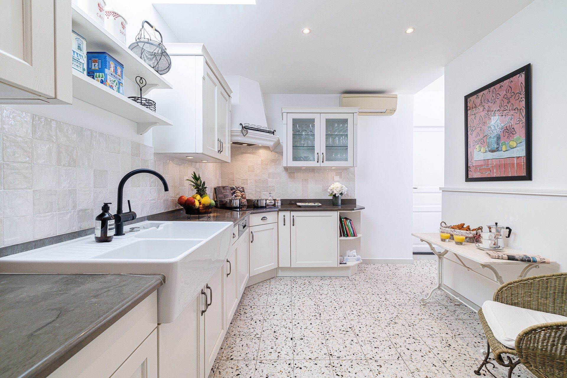 mansion 6 Rooms for sale on NICE (06000)