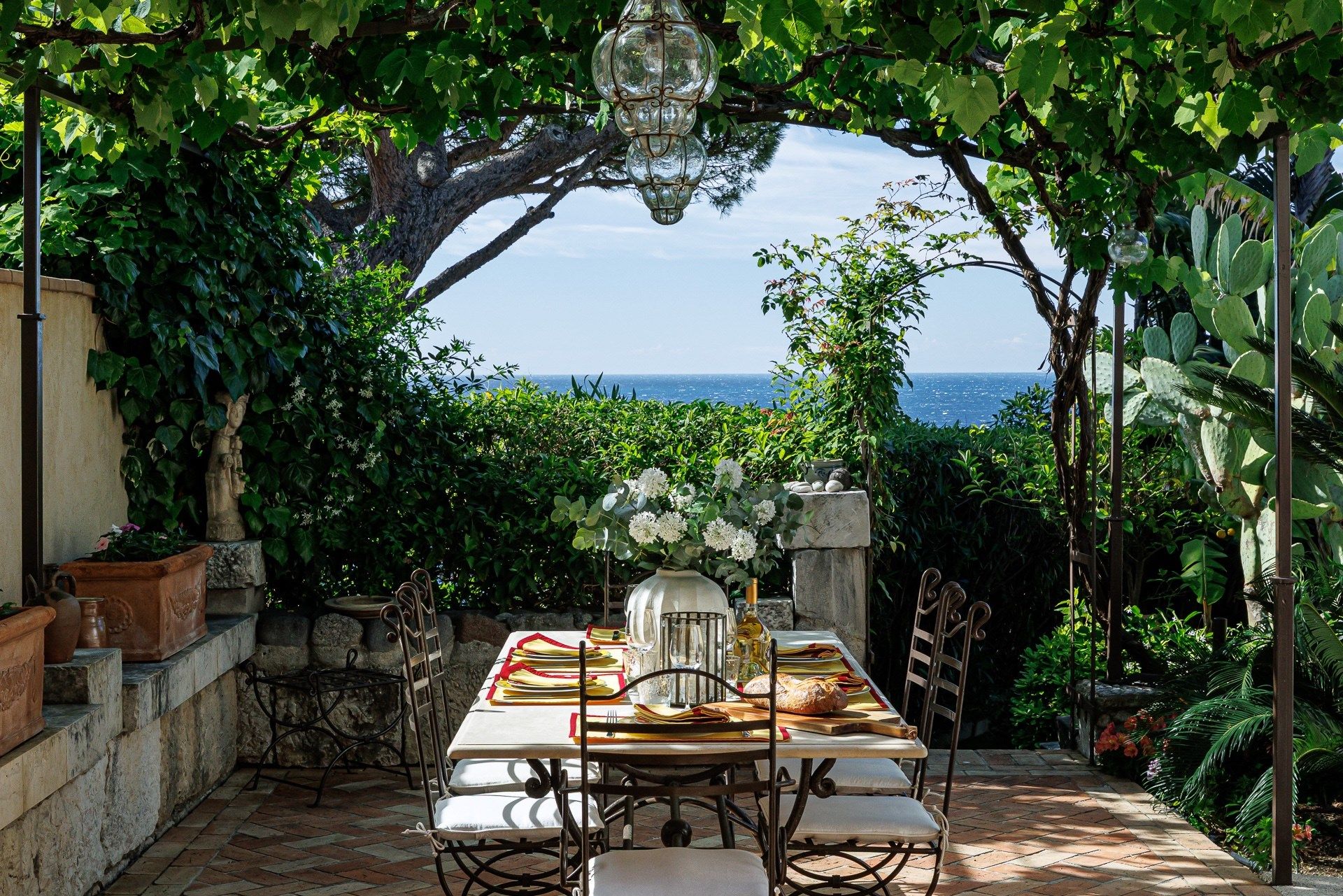 mansion 6 Rooms for sale on NICE (06000)
